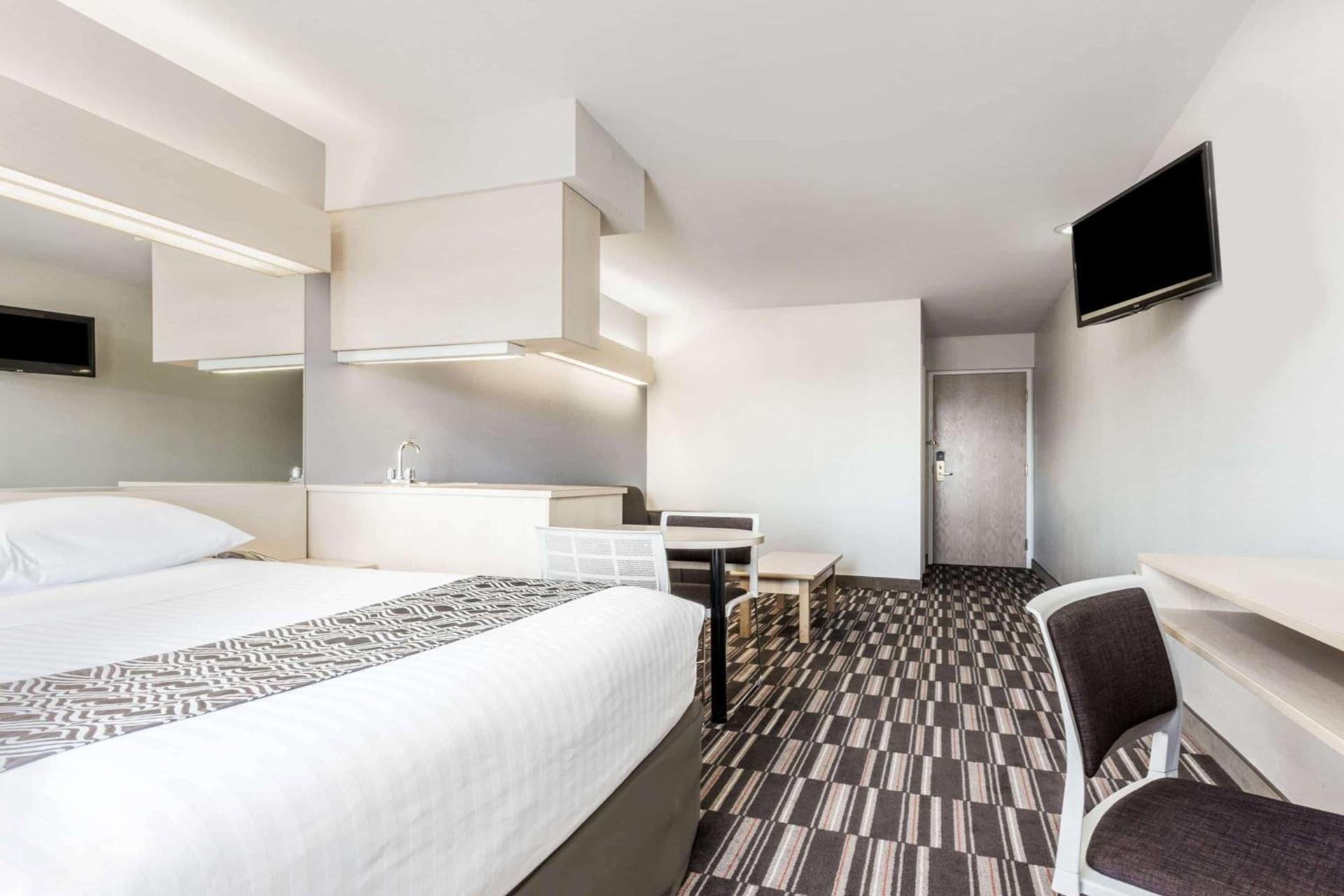 Microtel Inn & Suites Modesto photo 12