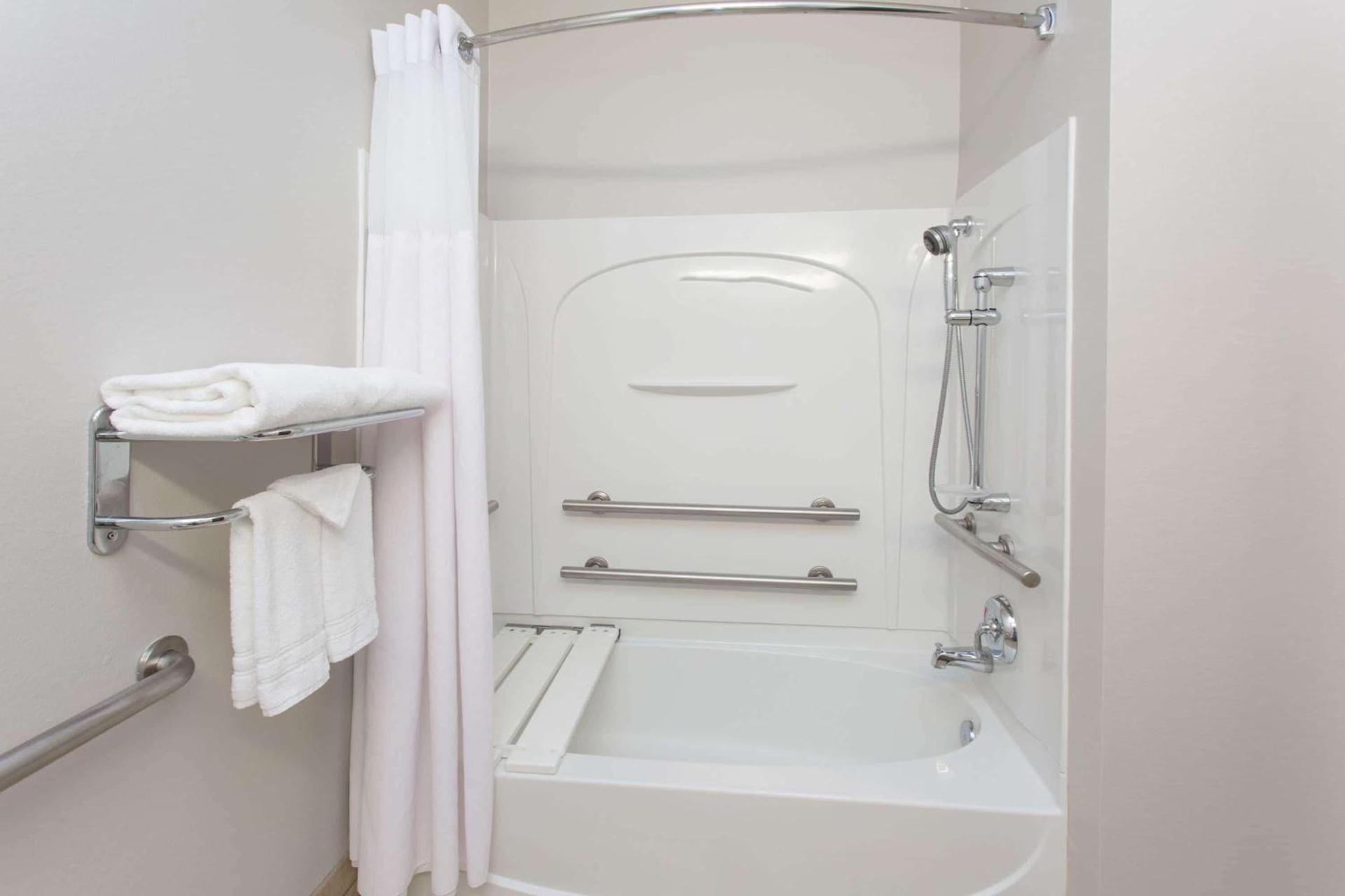 Microtel Inn & Suites by Wyndham Port Charlotte Punta Gorda photo 9