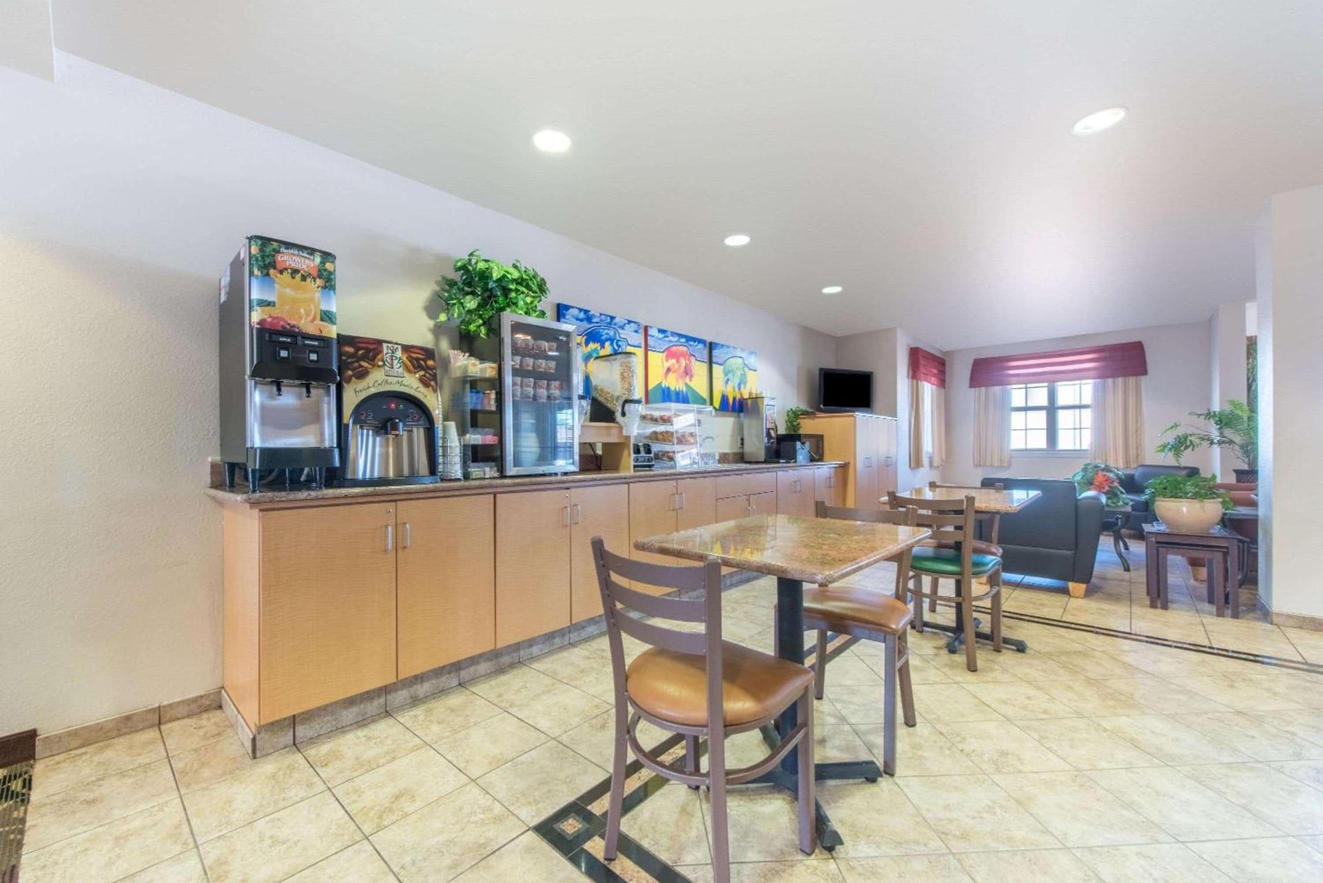 Microtel Inn & Suites by Wyndham Altus photo 5