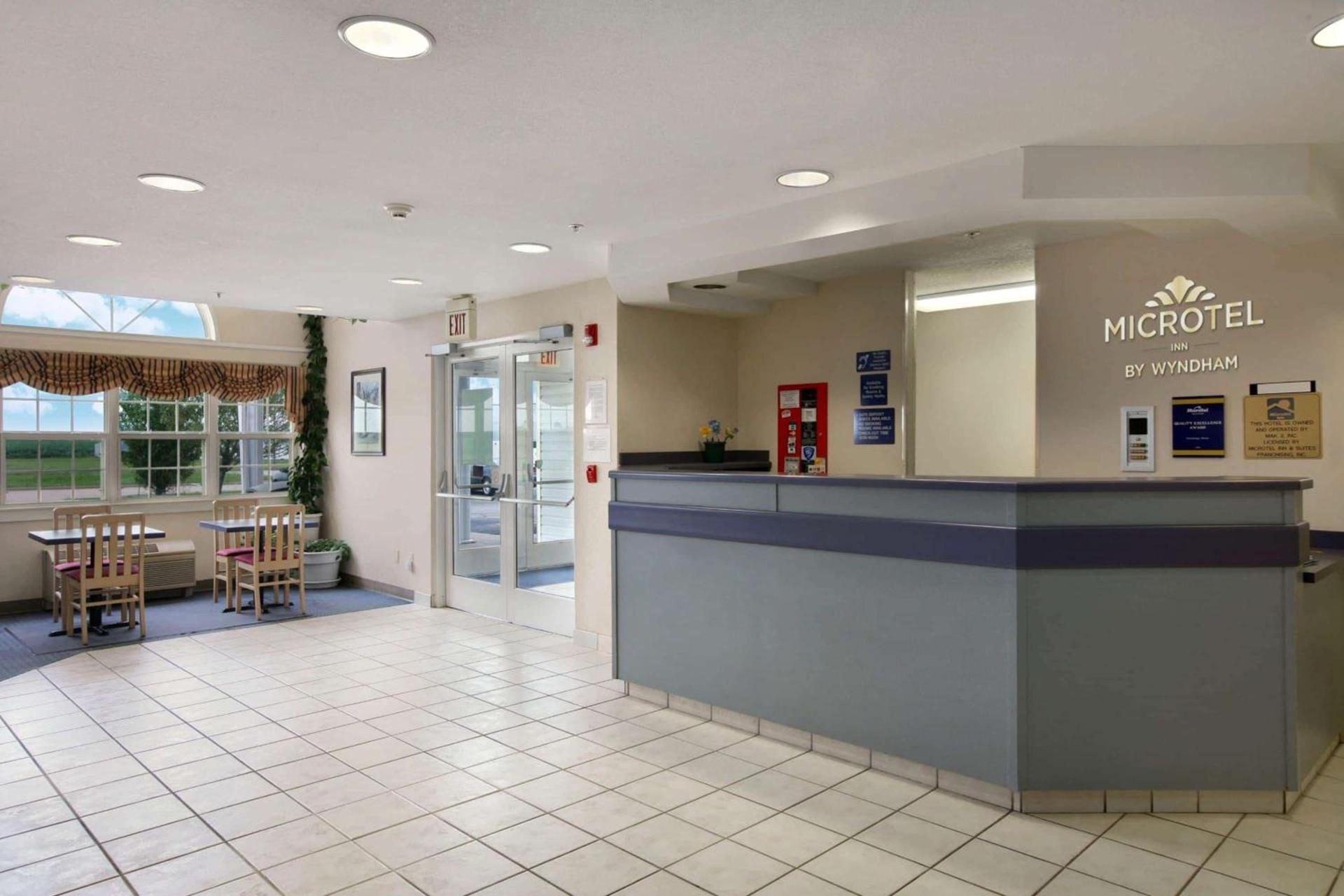 Microtel Inn by Wyndham Champaign photo 40
