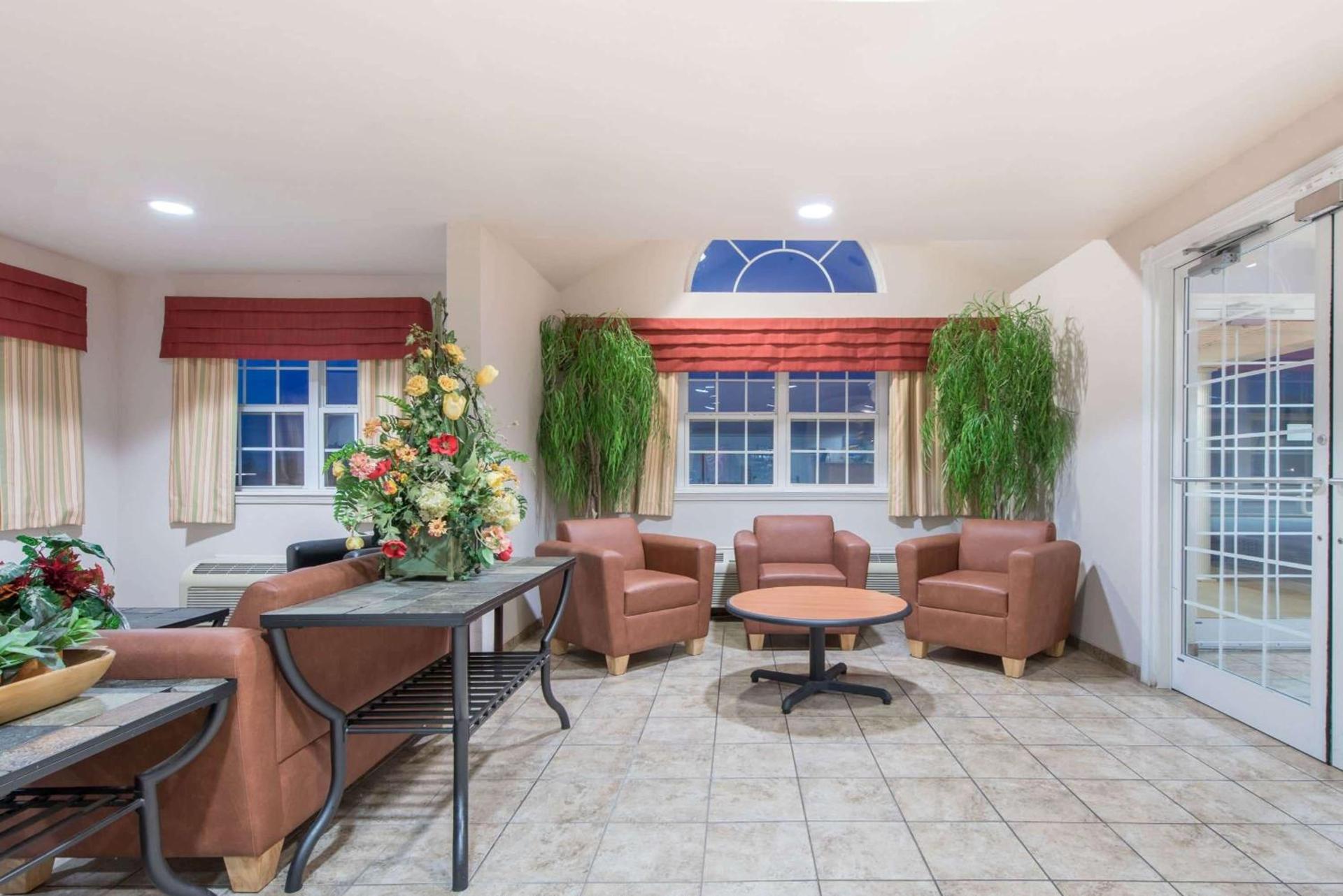 Microtel Inn & Suites by Wyndham Altus photo 7