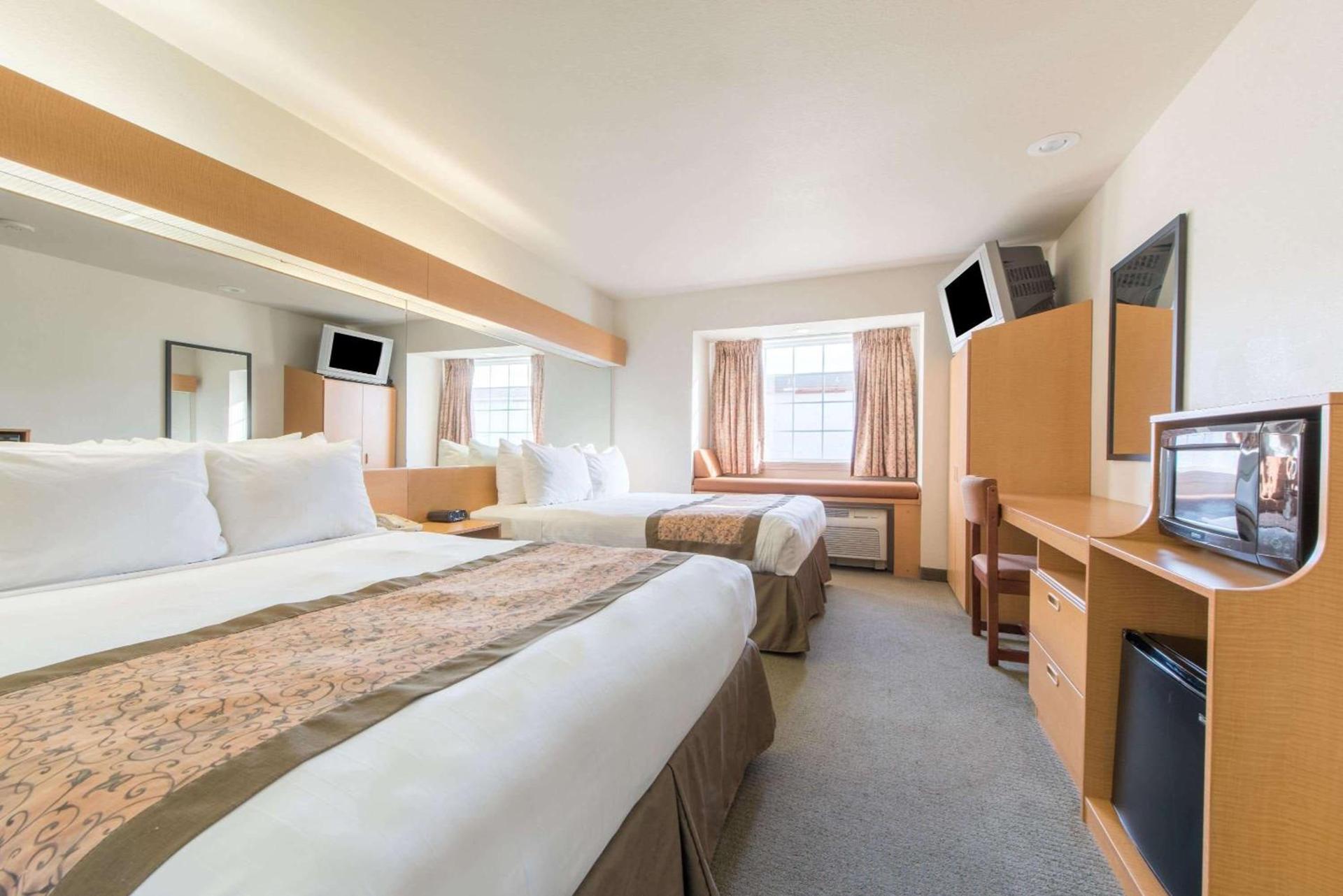 Microtel Inn & Suites by Wyndham Altus photo 8