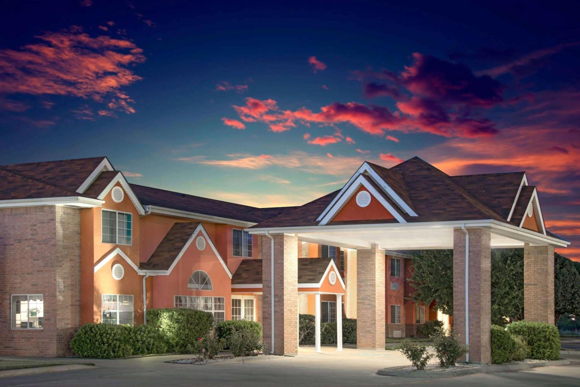 Microtel Inn & Suites by Wyndham Amarillo photo 17