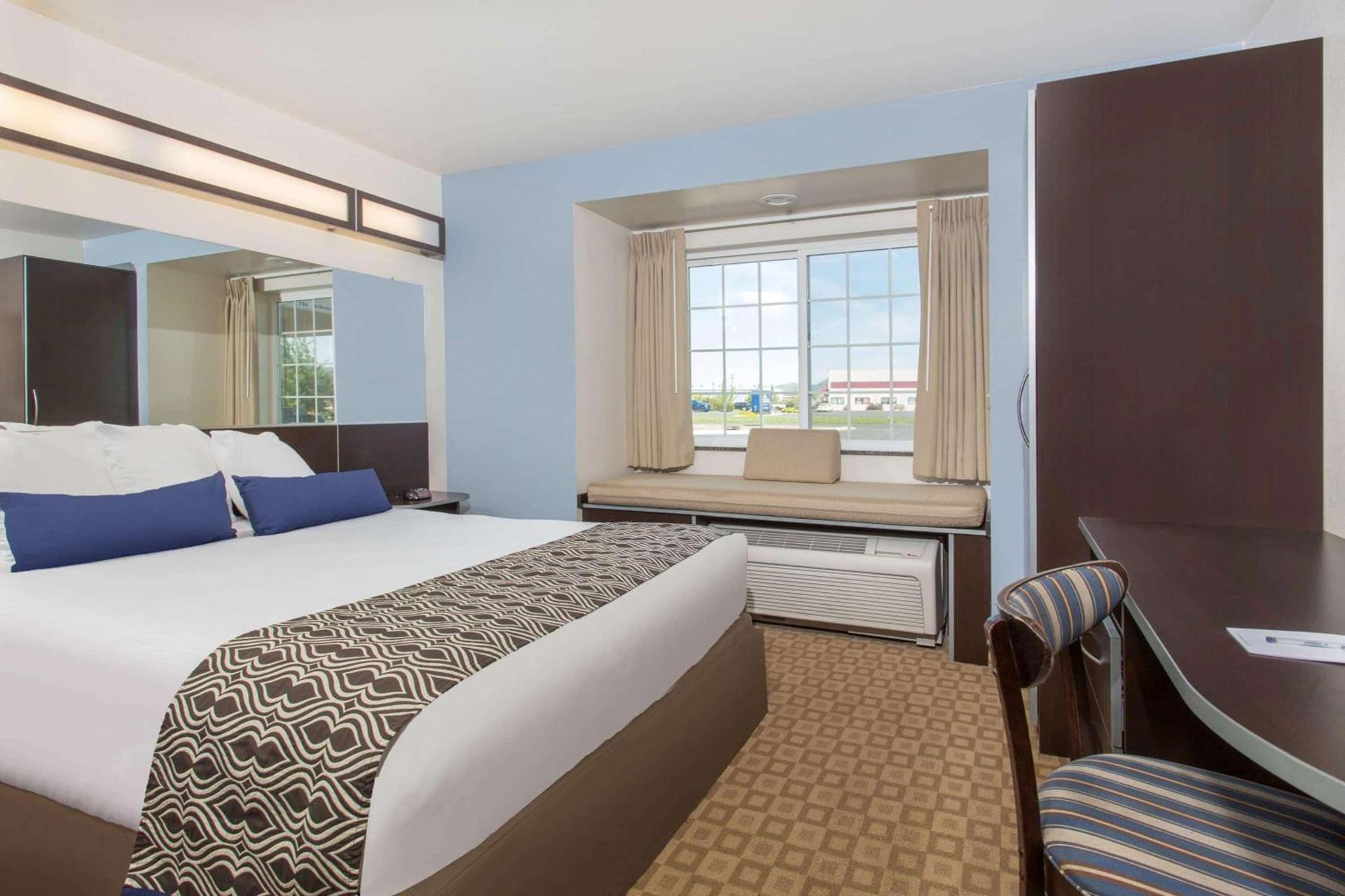 Microtel Inn & Suites by Wyndham Klamath Falls photo 16
