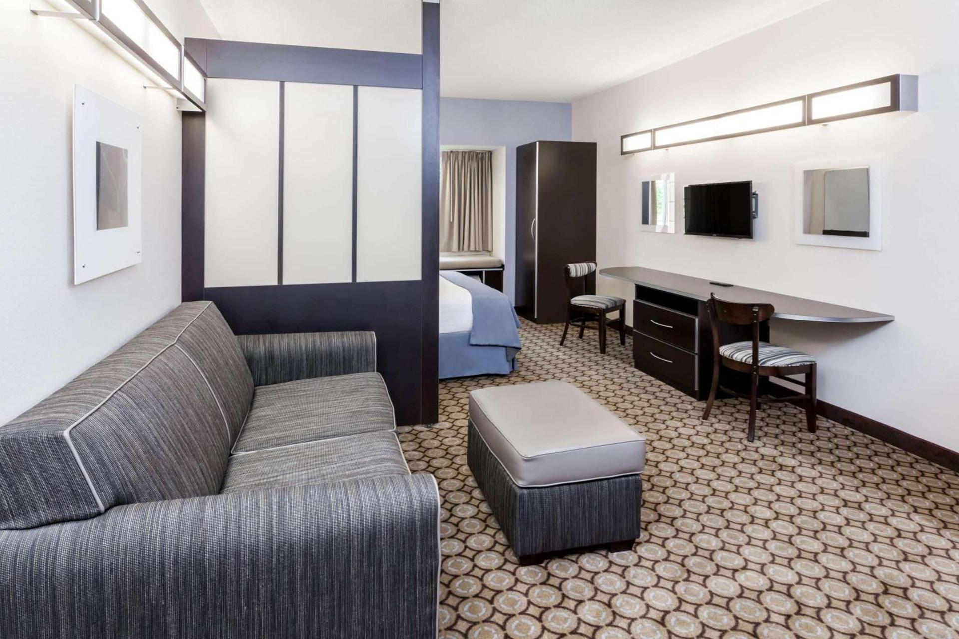 Microtel Inn and Suites Elkhart photo 41