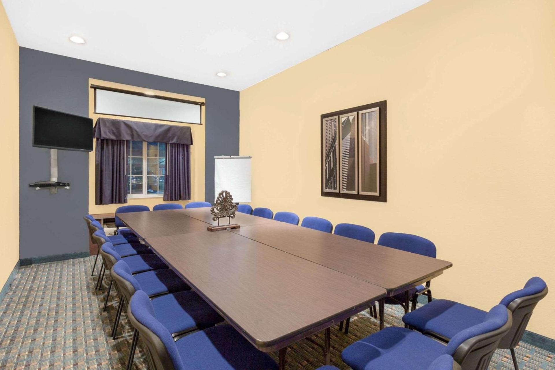 Microtel Inn & Suites - Kearney photo 13