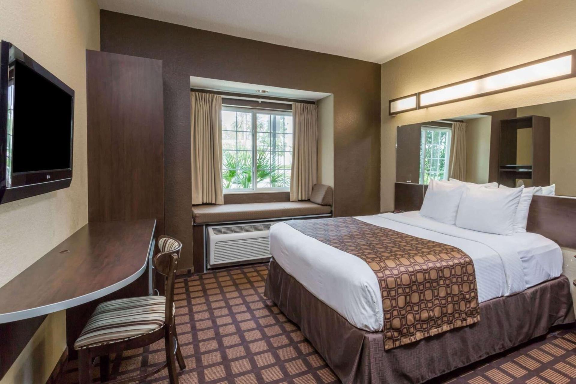 Microtel Inn & Suites by Wyndham Jacksonville Airport photo 19