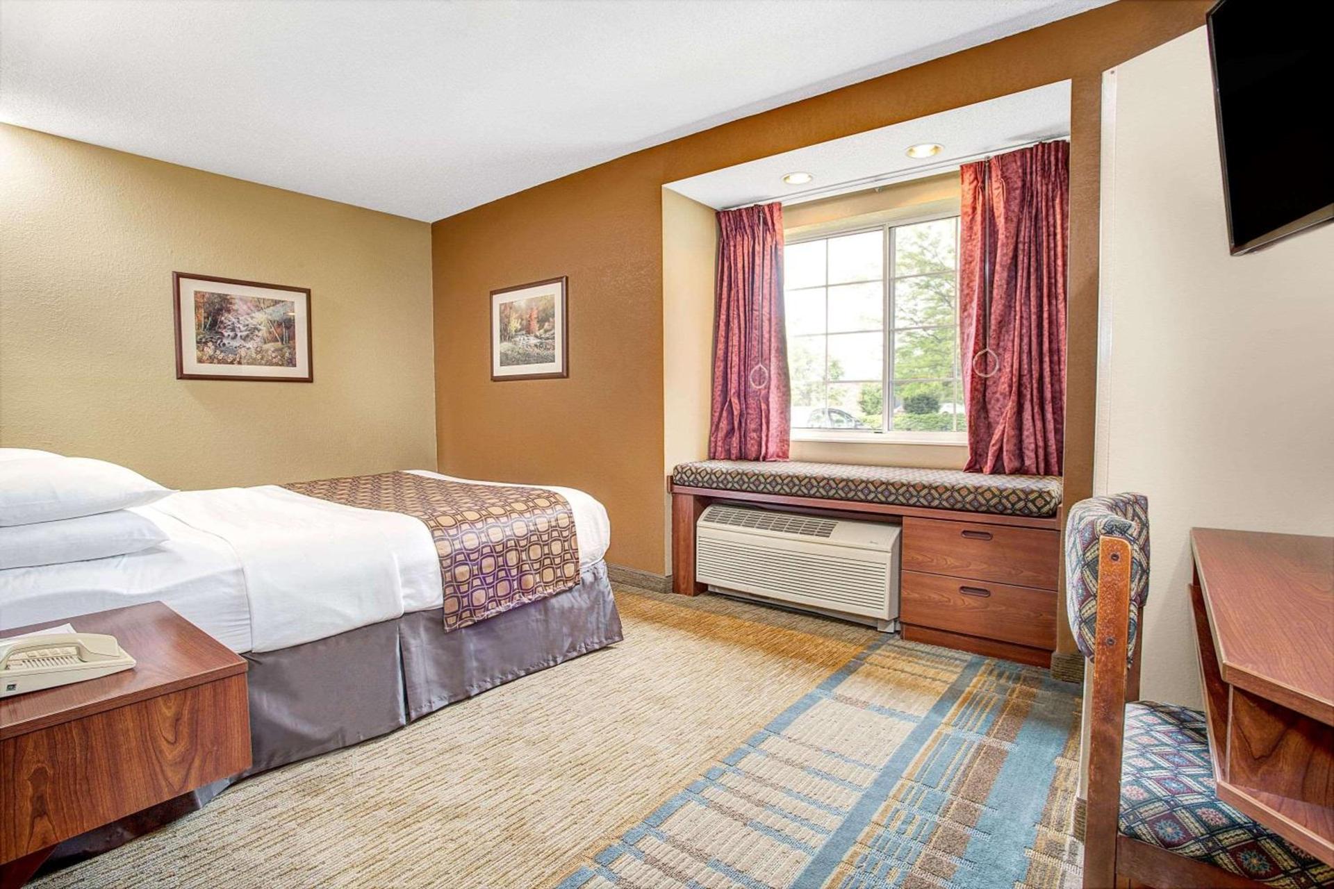 Microtel Inn & Suites by Wyndham Mason photo 21