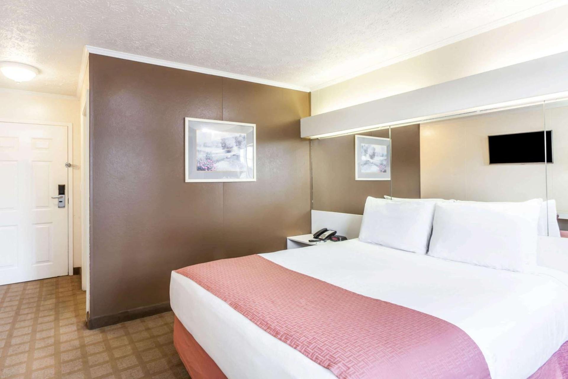 Microtel Inn by Wyndham Wilson photo 13