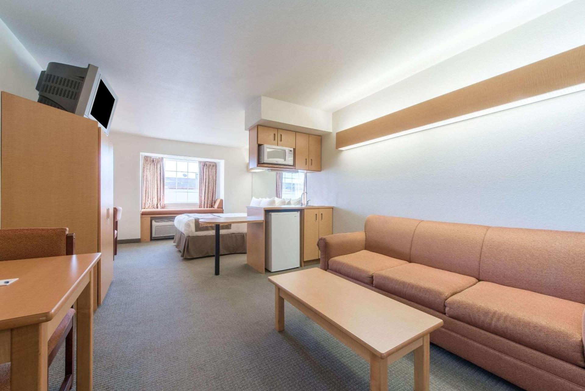 Microtel Inn & Suites by Wyndham Altus photo 13