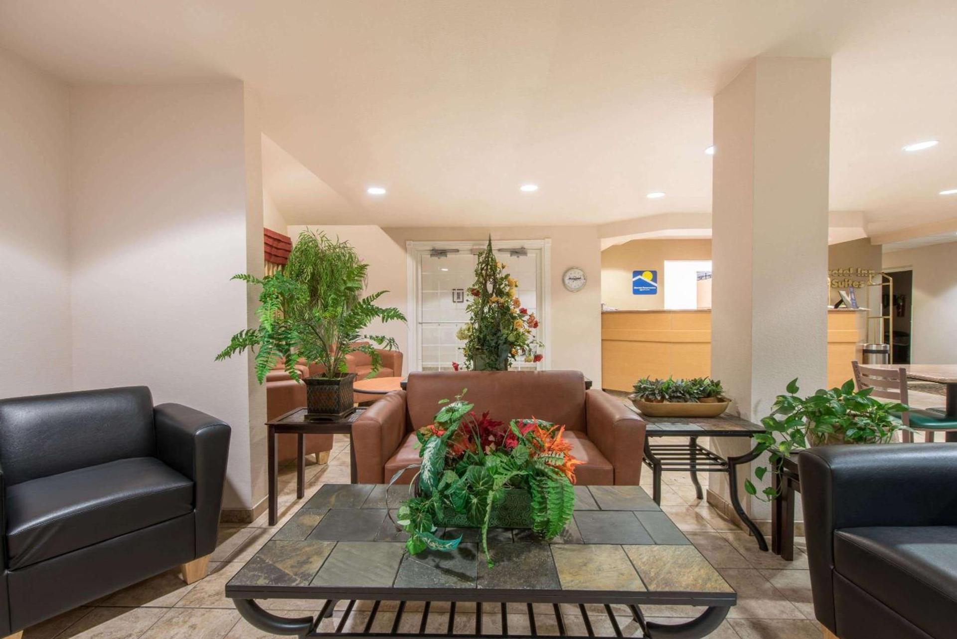 Microtel Inn & Suites by Wyndham Altus photo 14