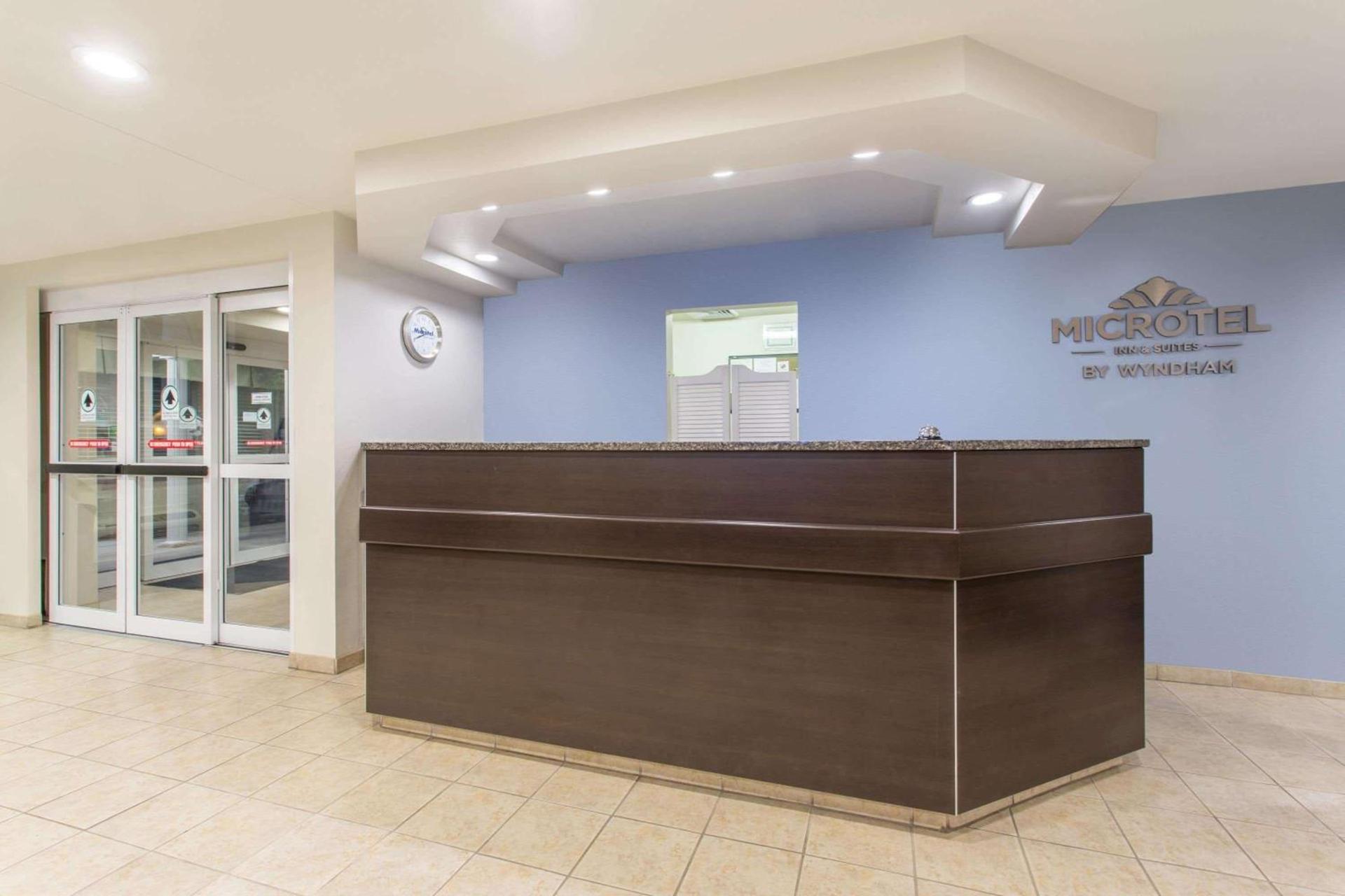Microtel Inn & Suites by Wyndham Klamath Falls photo 13