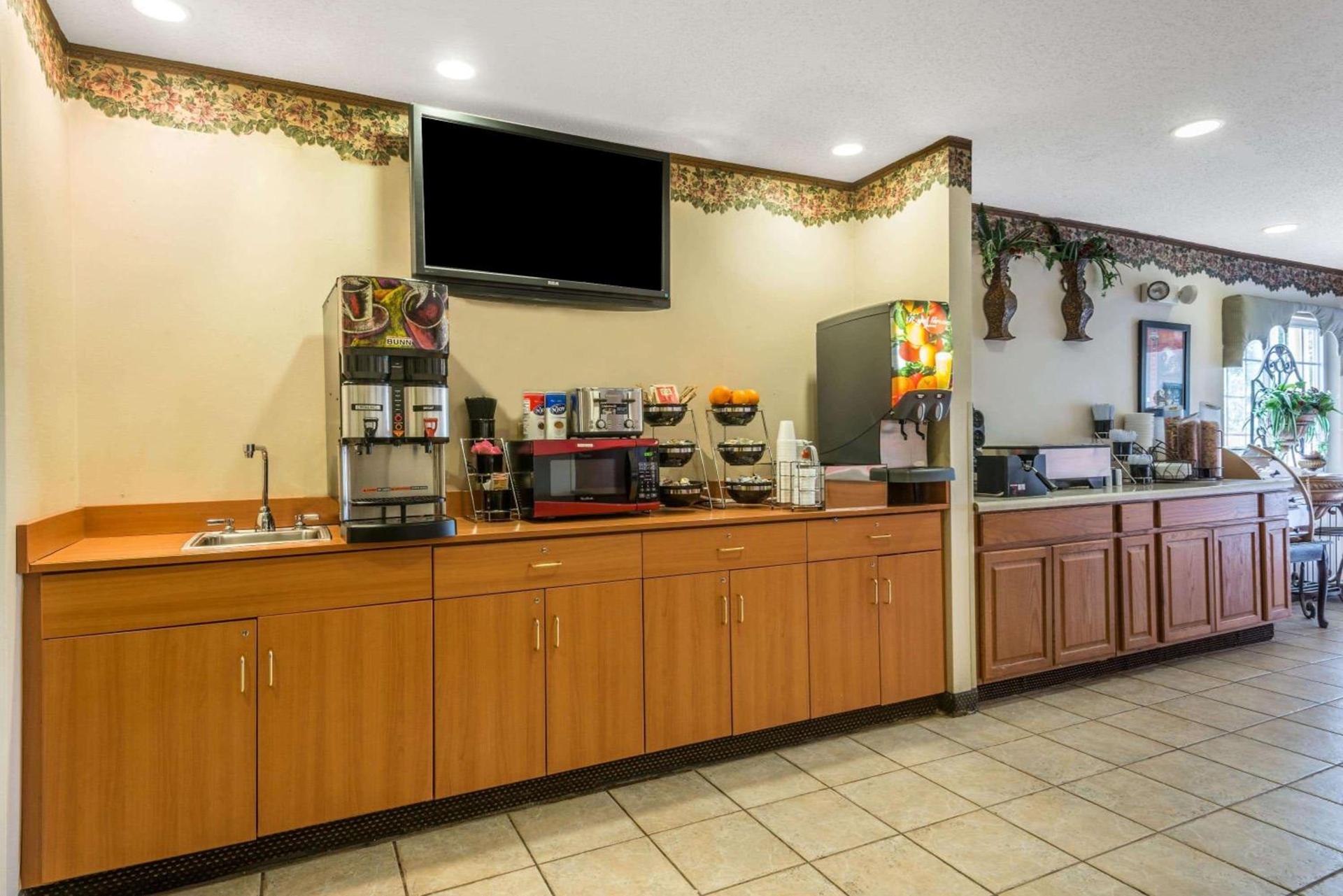 Microtel Inn & Suites by Wyndham Auburn photo 10