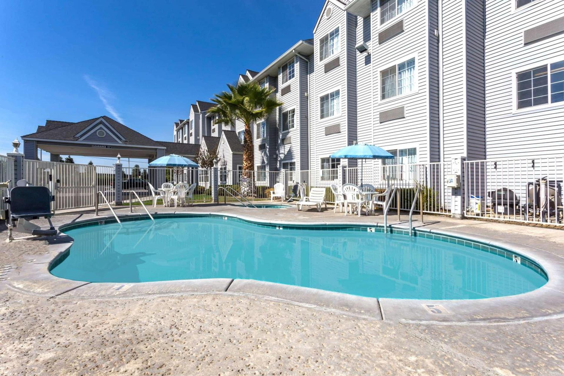 Microtel Inn & Suites Modesto photo 3