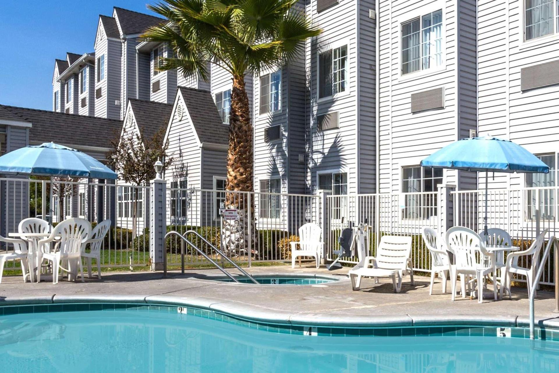 Microtel Inn & Suites Modesto photo 14