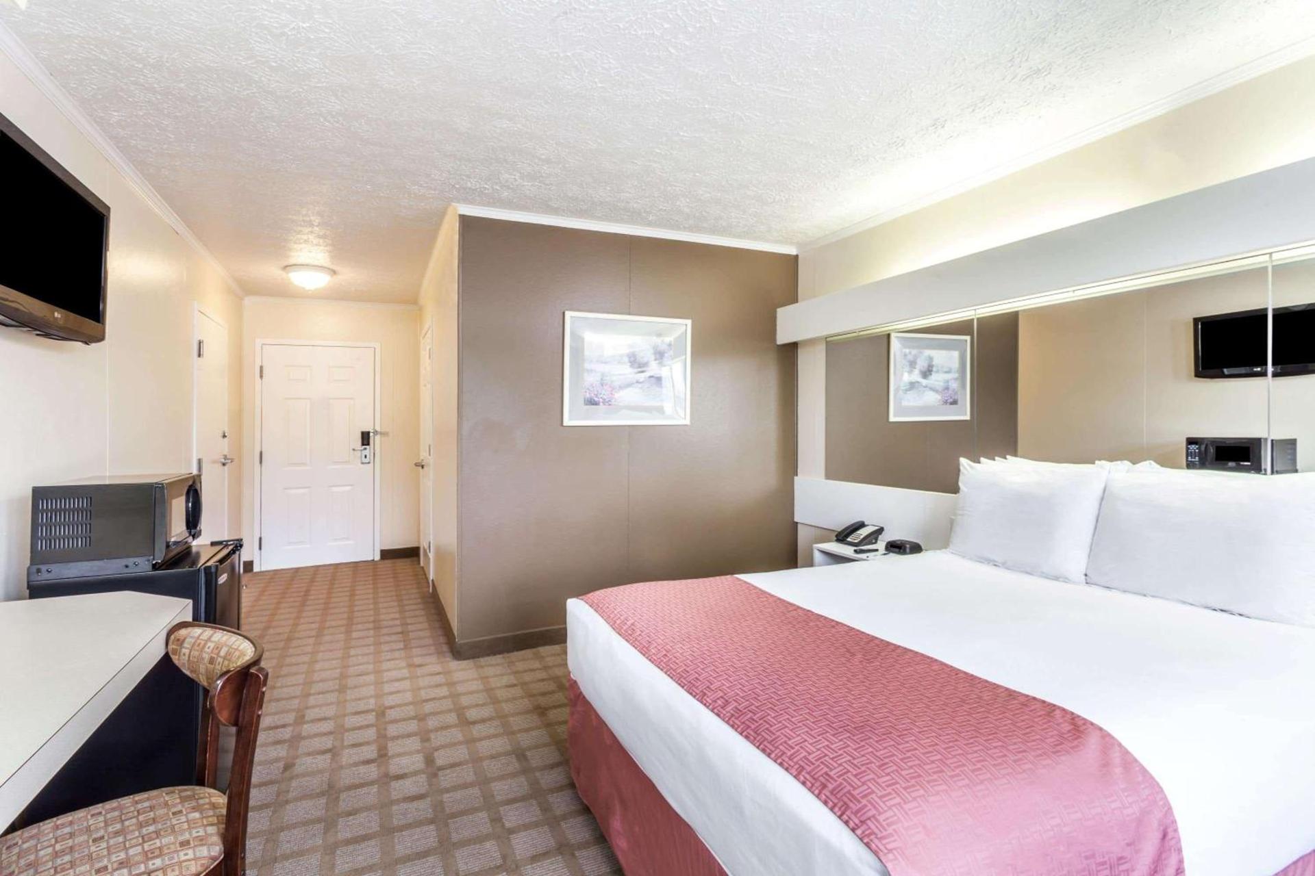 Microtel Inn by Wyndham Wilson photo 9