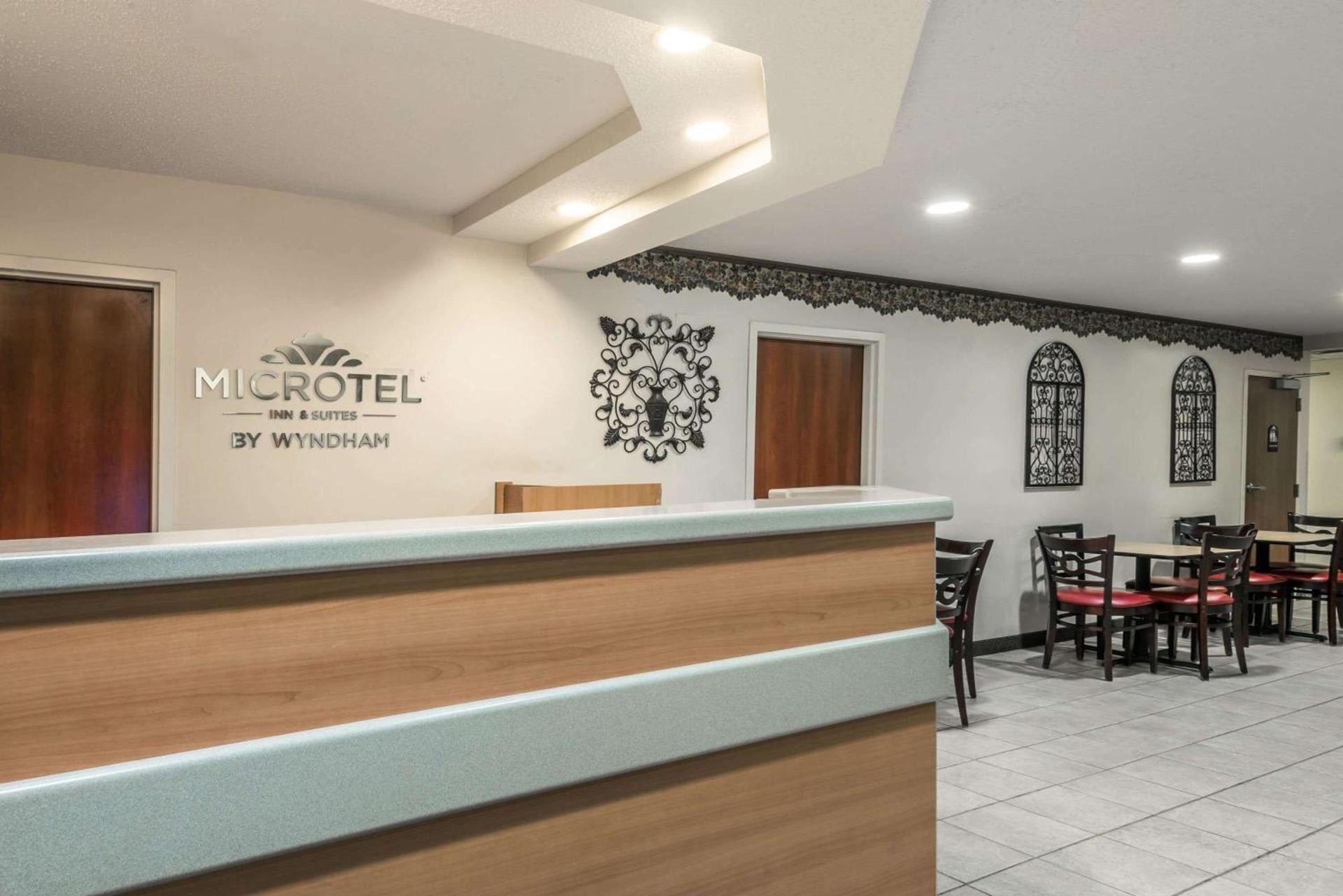 Microtel Inn & Suites by Wyndham Auburn photo 9