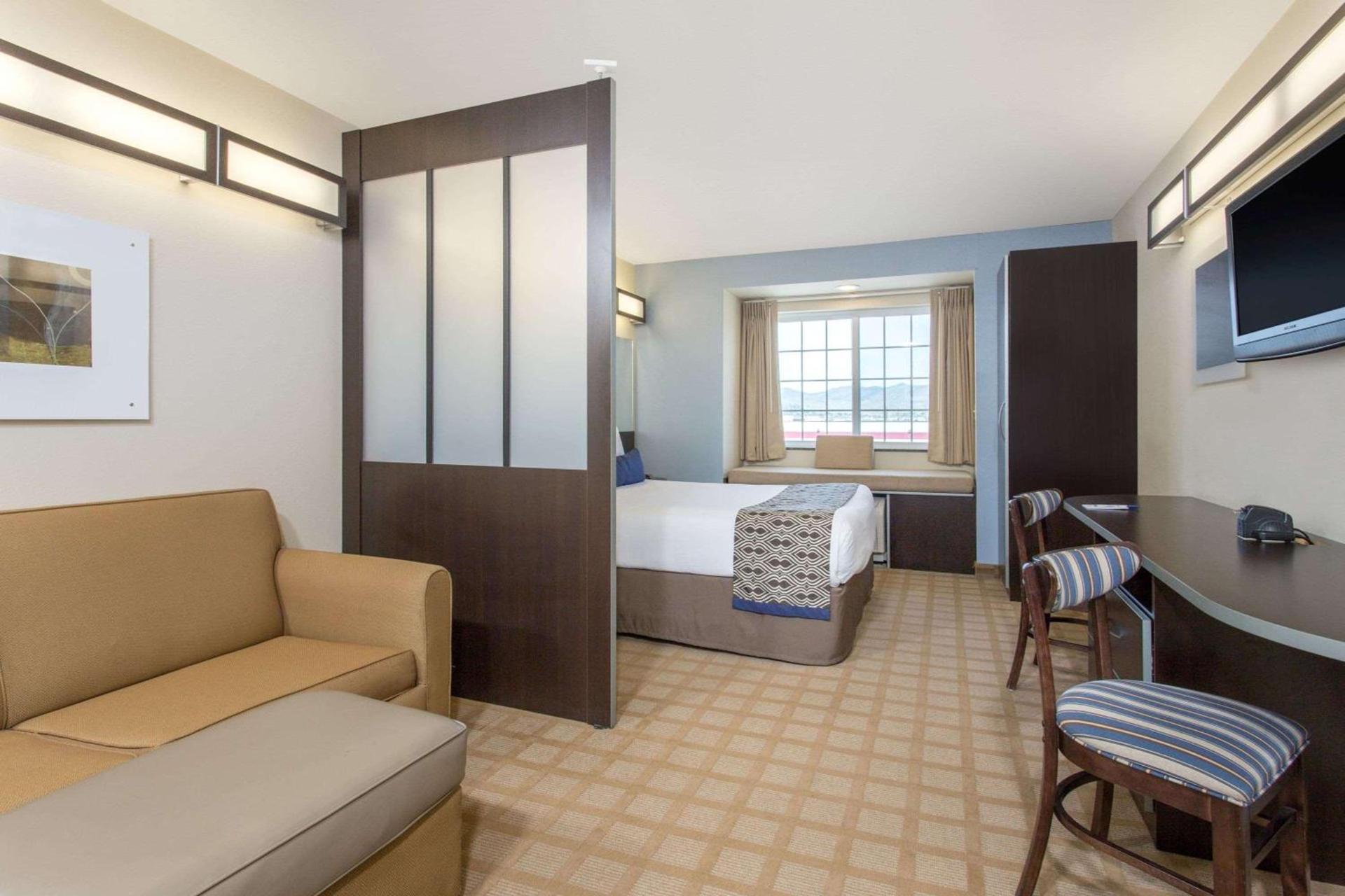 Microtel Inn & Suites by Wyndham Klamath Falls photo 8