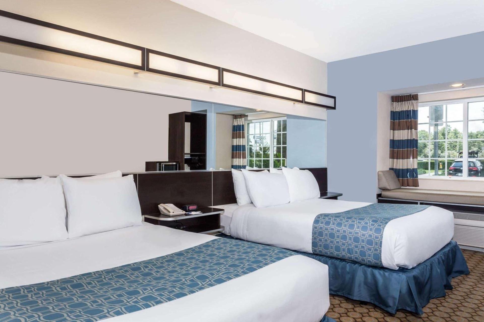 Microtel Inn & Suites by Wyndham Spring Hill/Weeki Wachee photo 19