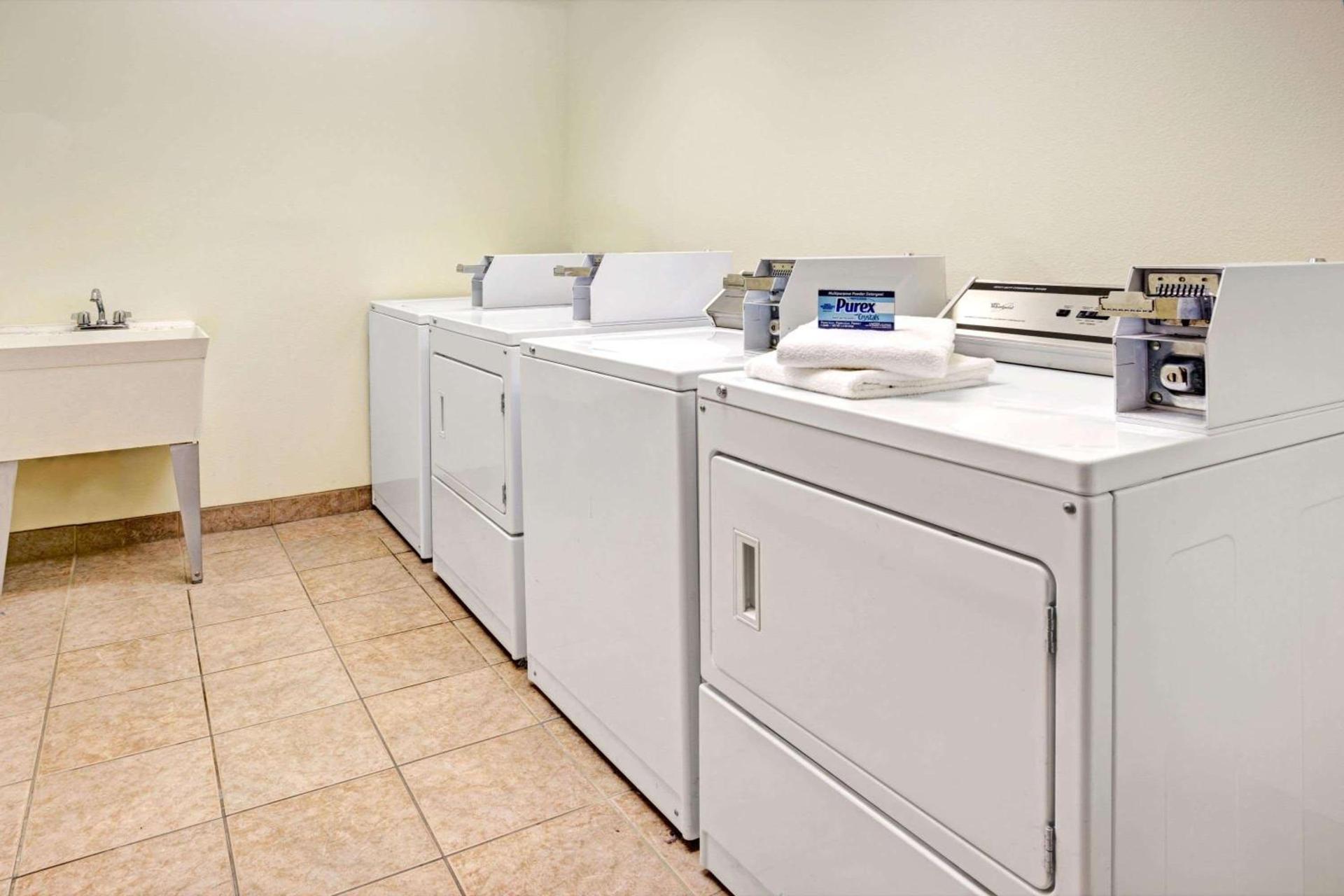 Microtel Inn & Suites by Wyndham Indianapolis Airport photo 45