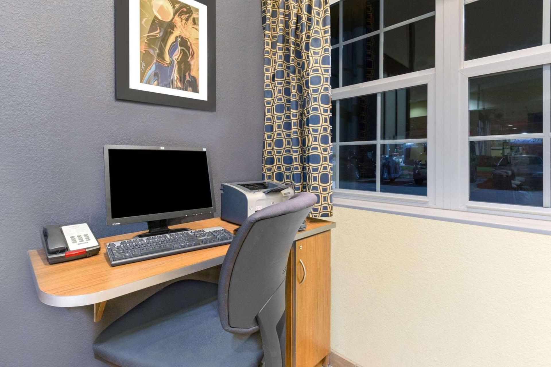 Microtel Inn & Suites - Kearney photo 15