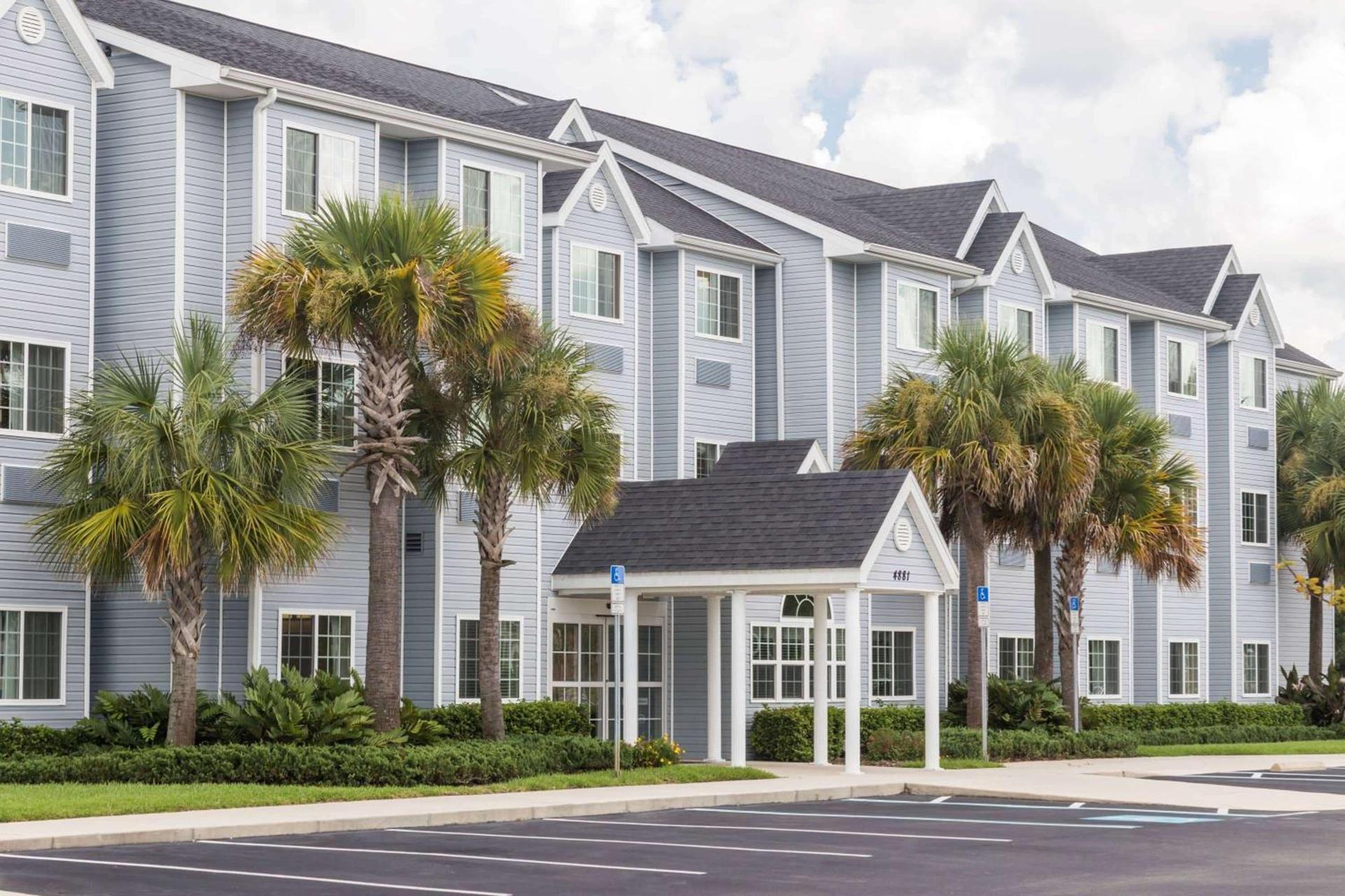 Microtel Inn & Suites by Wyndham Spring Hill/Weeki Wachee photo 1