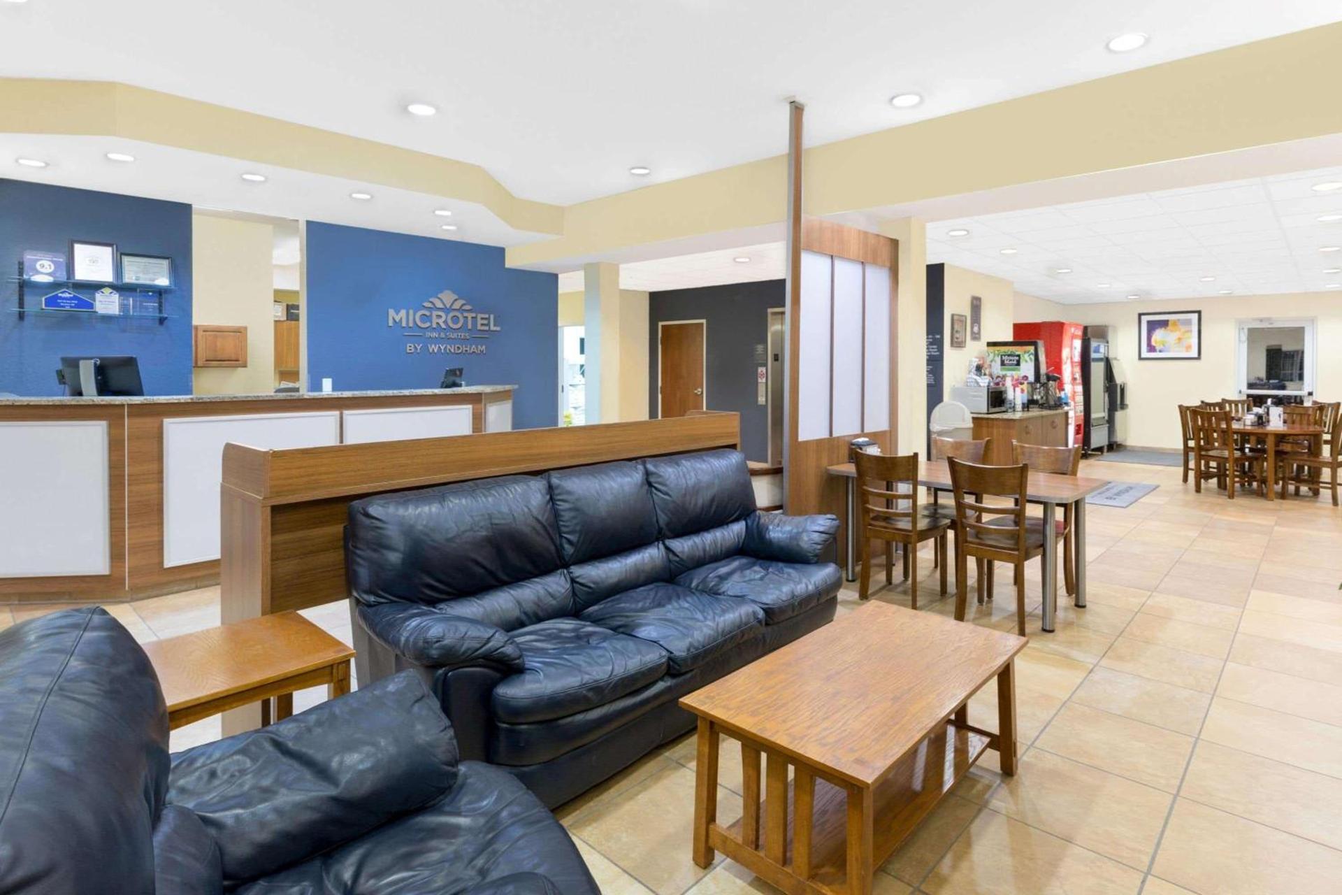 Microtel Inn & Suites - Kearney photo 2