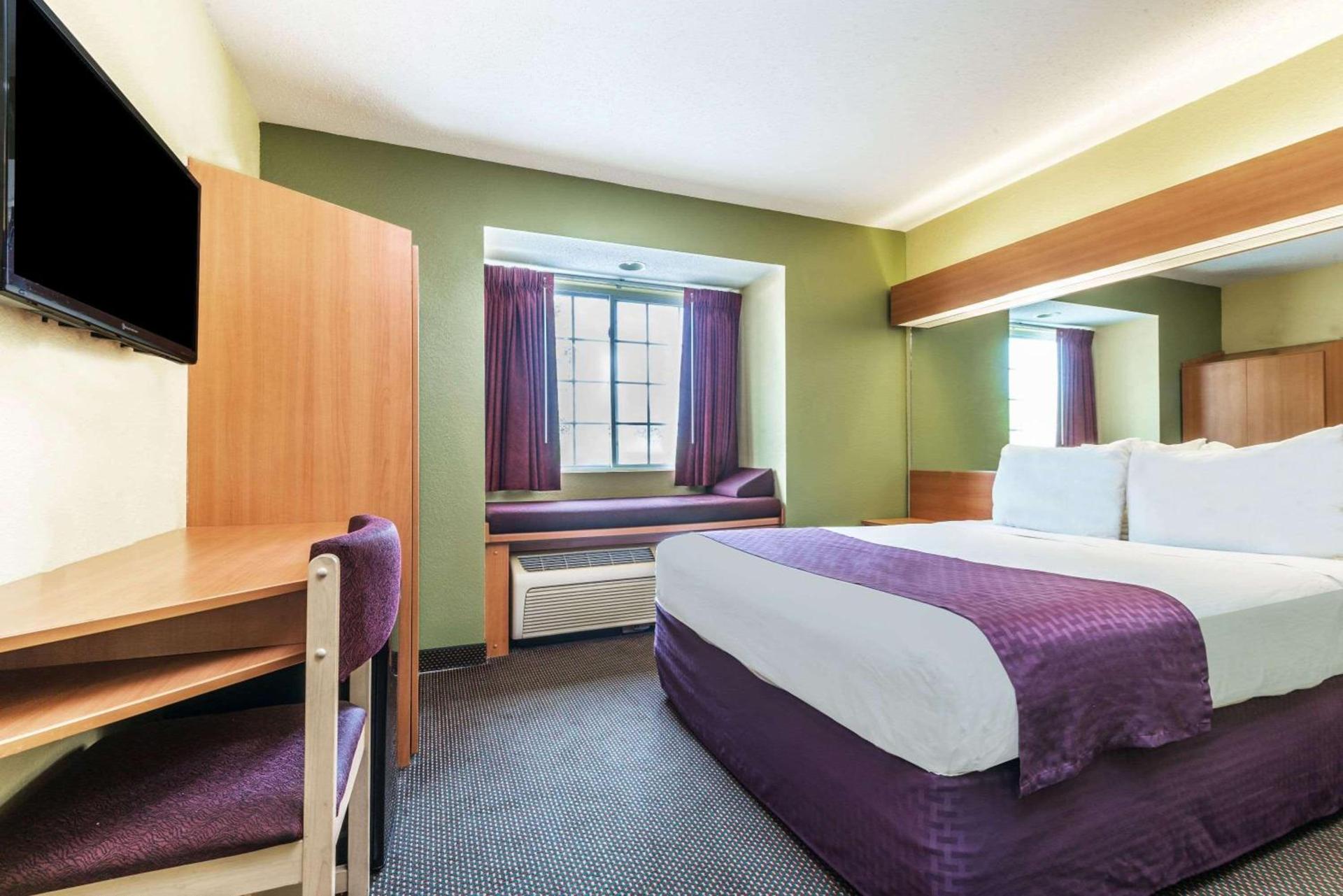 Microtel Inn & Suites by Wyndham Auburn photo 7