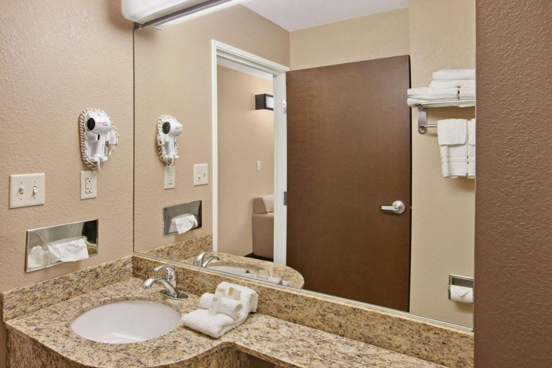 Microtel Inn & Suites-Sayre, PA photo 13