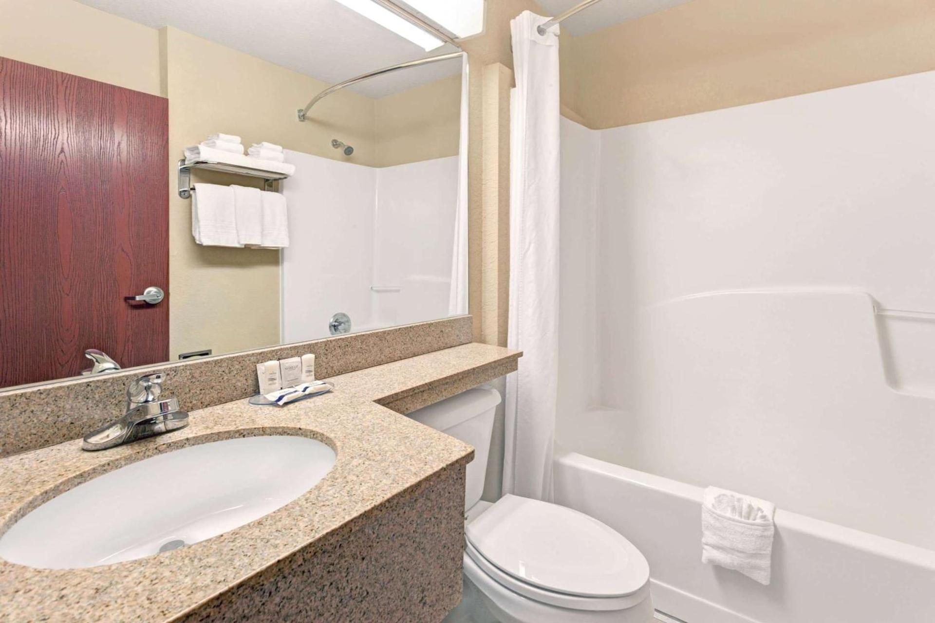 Microtel Inn & Suites by Wyndham Jasper photo 2