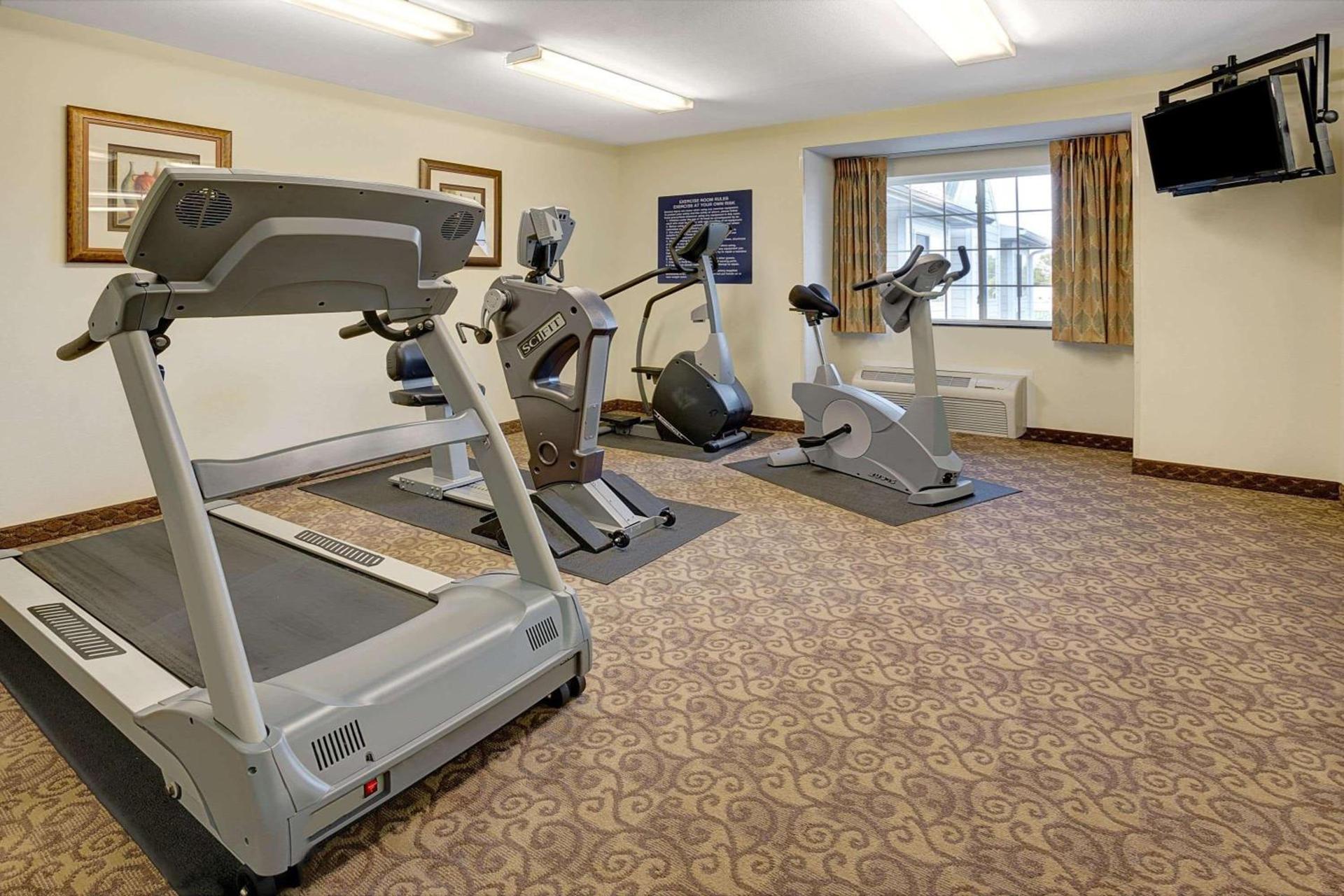 Microtel Inn & Suites by Wyndham Indianapolis Airport photo 46