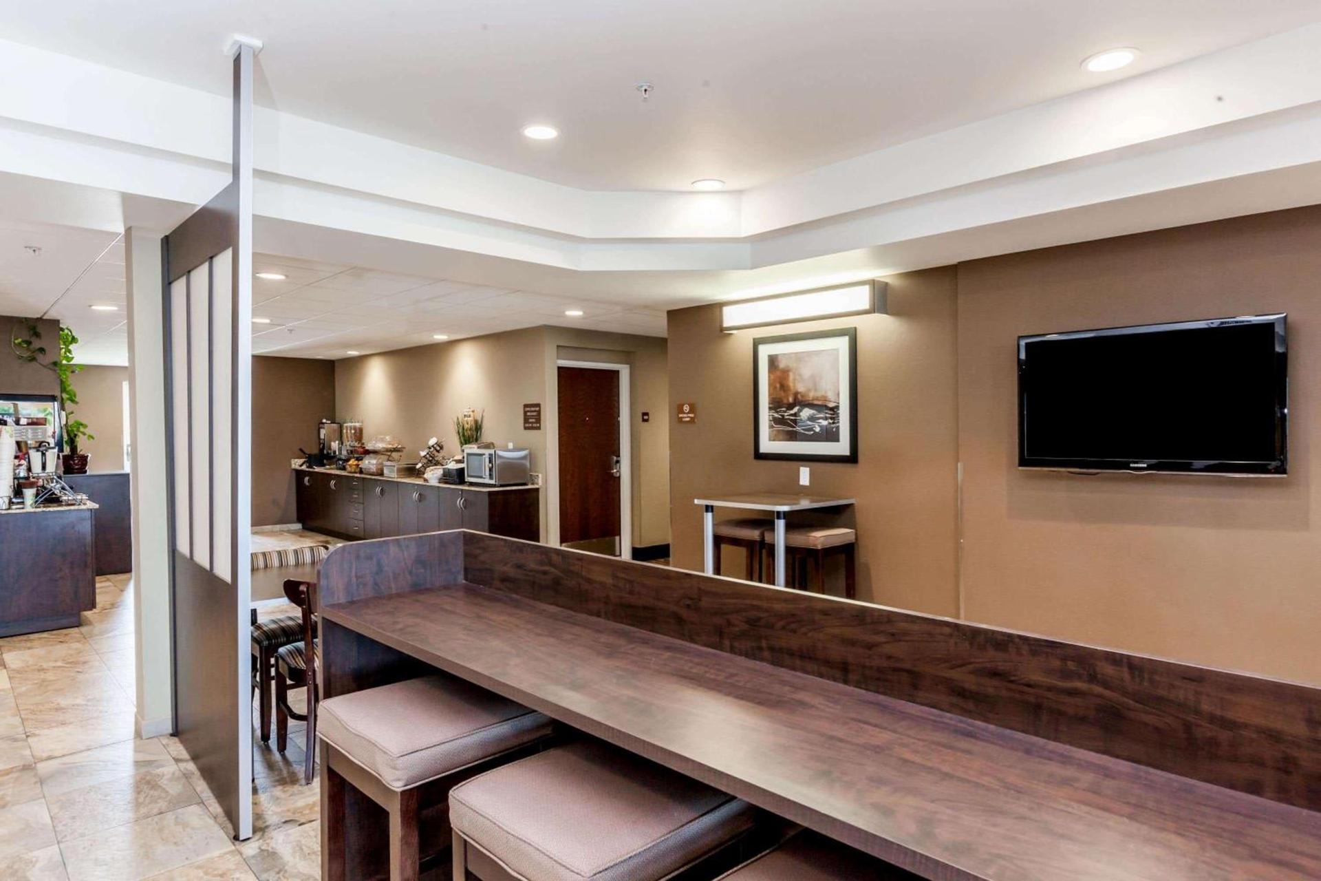 Microtel Inn & Suites by Wyndham Wheeler Ridge photo 12