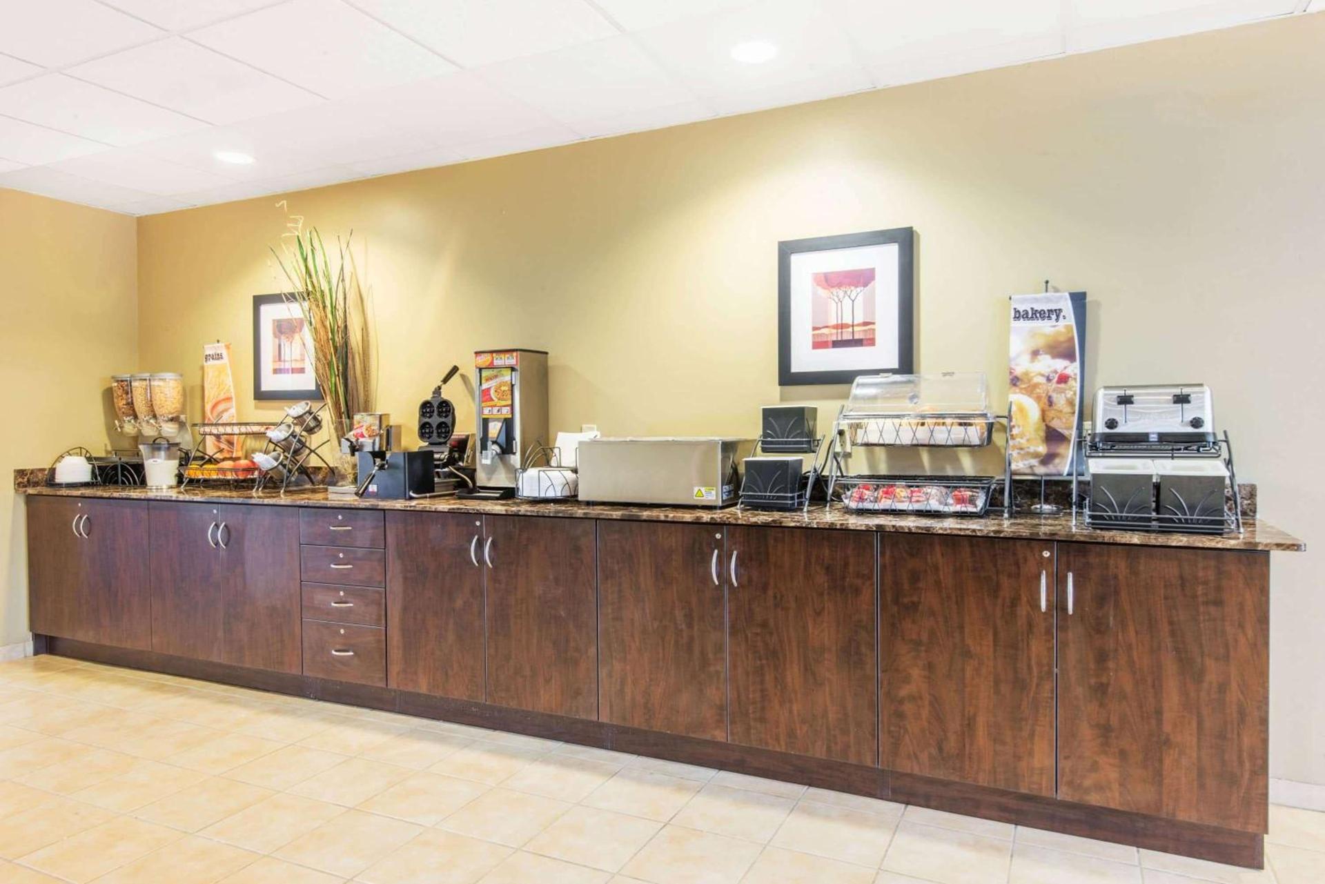 Microtel Inn & Suites by Wyndham Montgomery photo 15