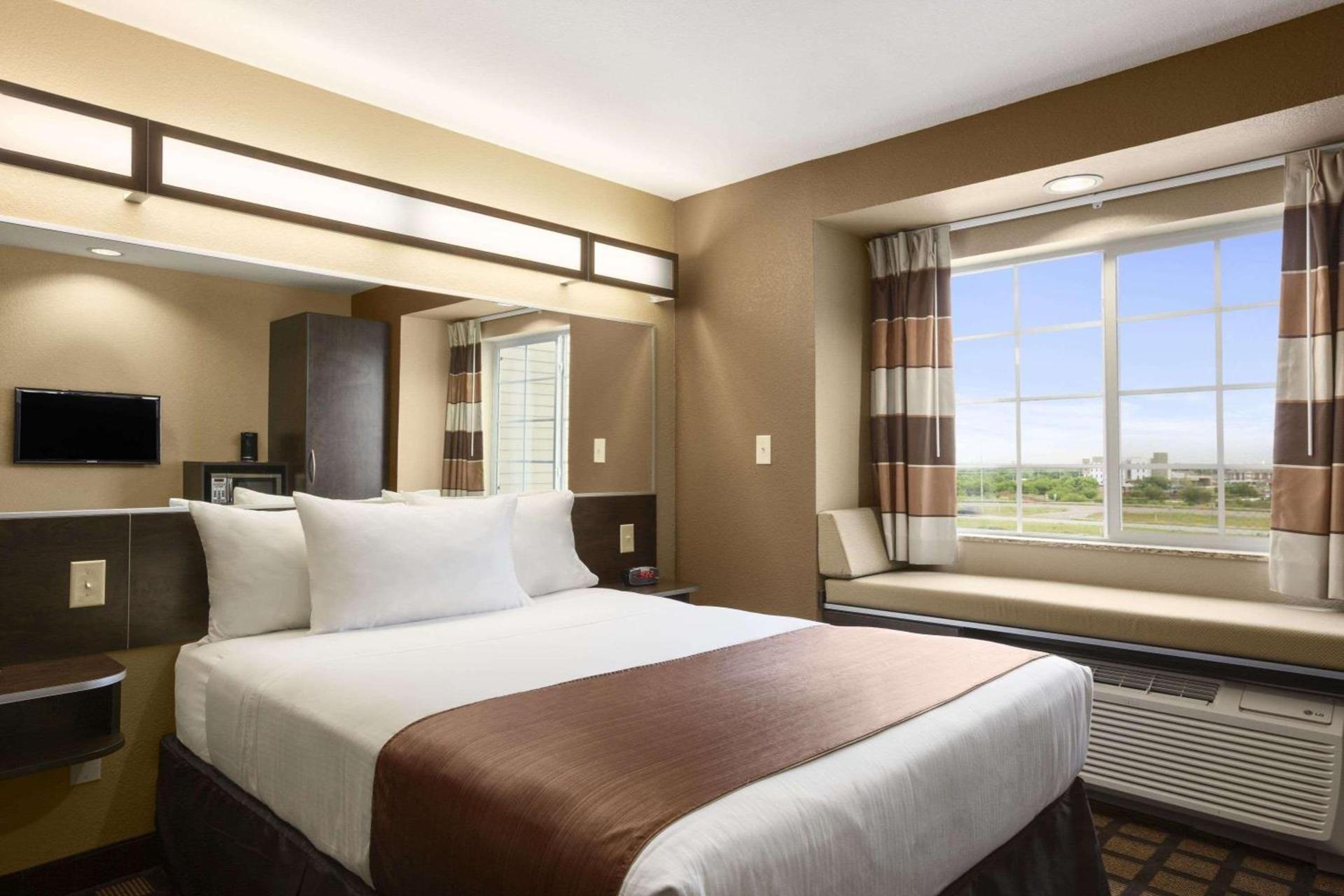 Microtel Inn & Suites Cotulla photo 26