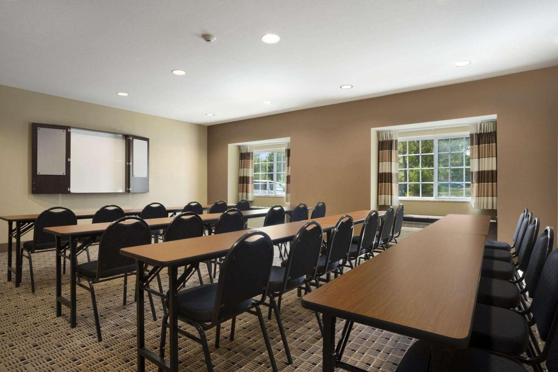 Microtel Inn and Suites Carrollton photo 11