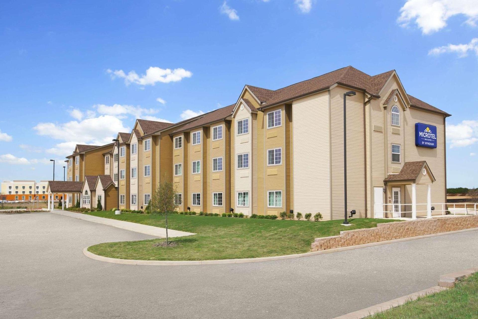 Microtel Inn & Suites Cotulla photo 28