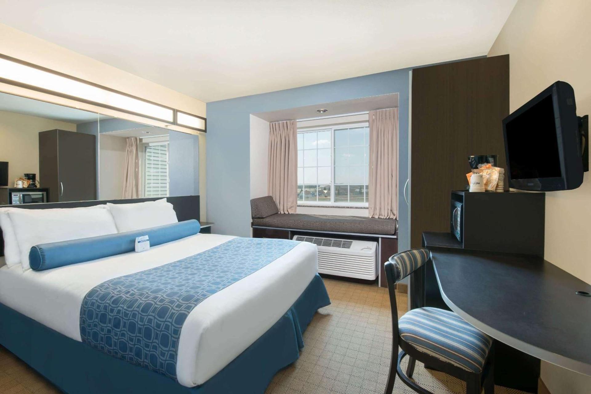 Microtel Inn & Suites by Wyndham Stanley photo 6