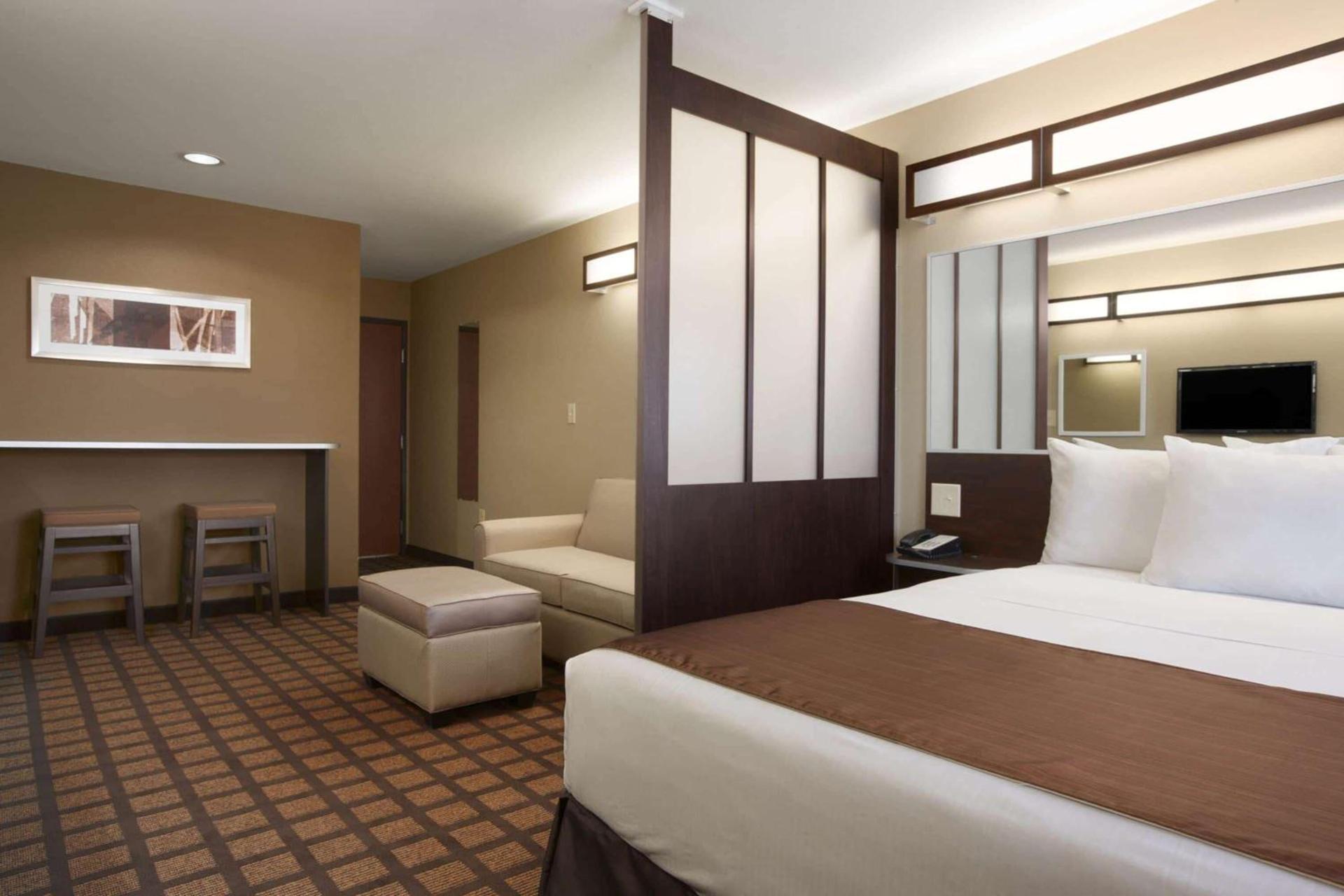 Microtel Inn & Suites Cotulla photo 31