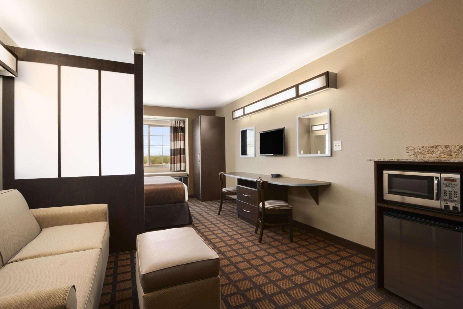 Microtel Inn & Suites Cotulla photo 33