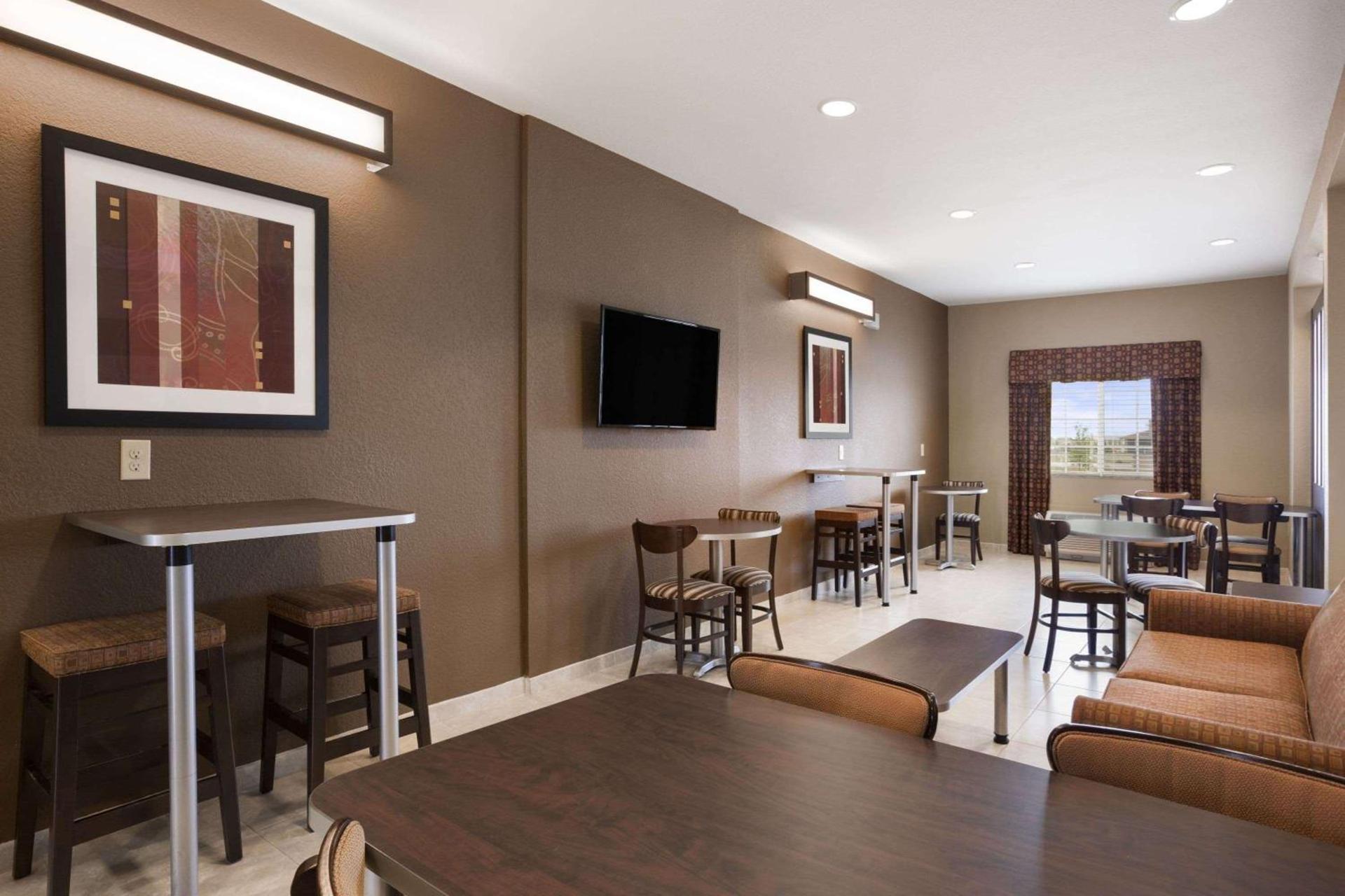 Microtel Inn & Suites Cotulla photo 35