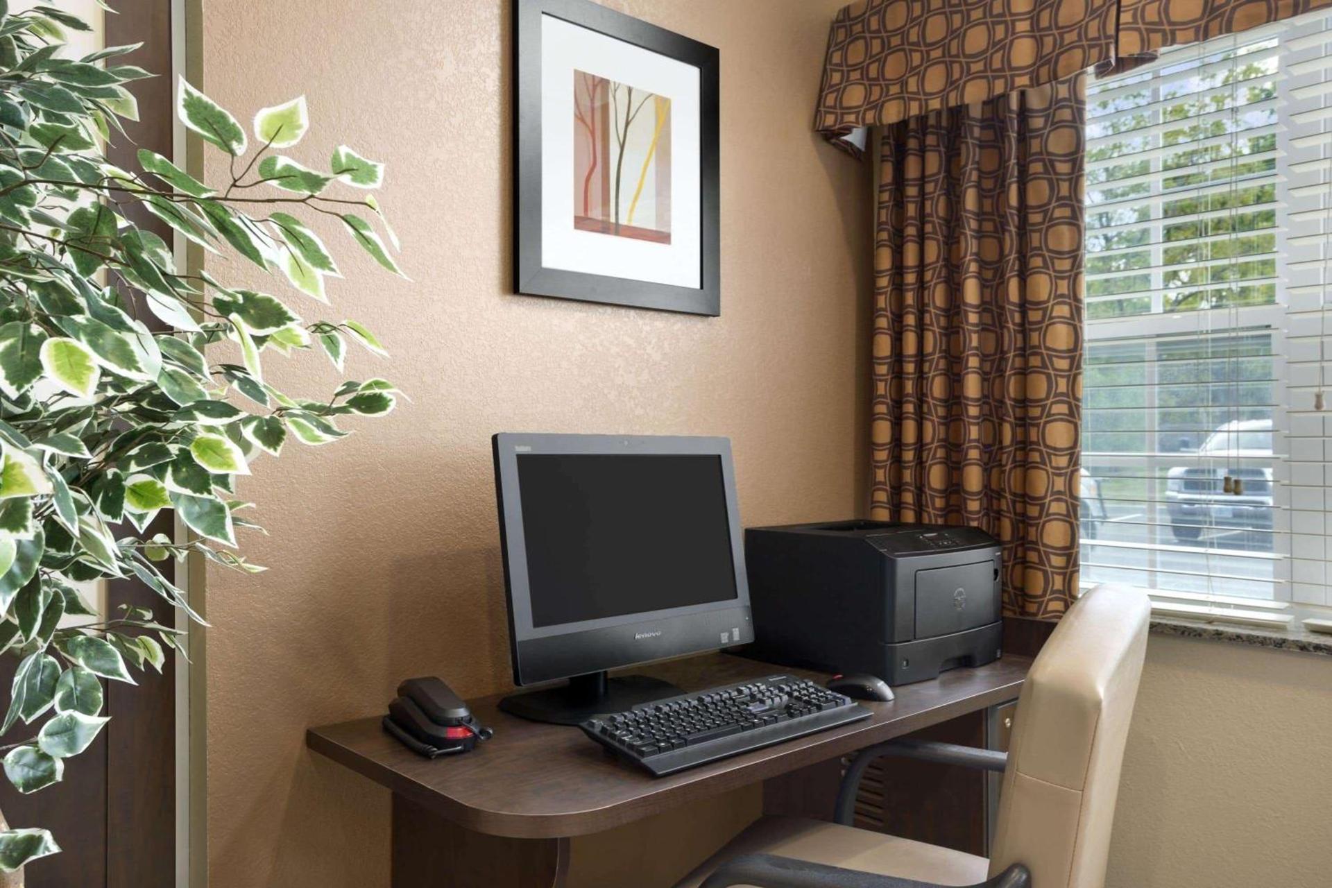 Microtel Inn and Suites Carrollton photo 14