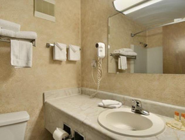 Days Inn by Wyndham Middletown photo 25