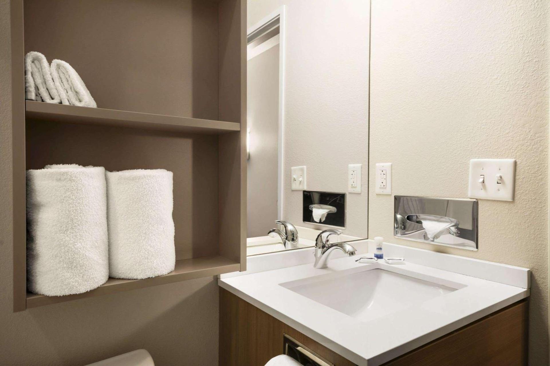 Microtel Inn & Suites by Wyndham photo 8