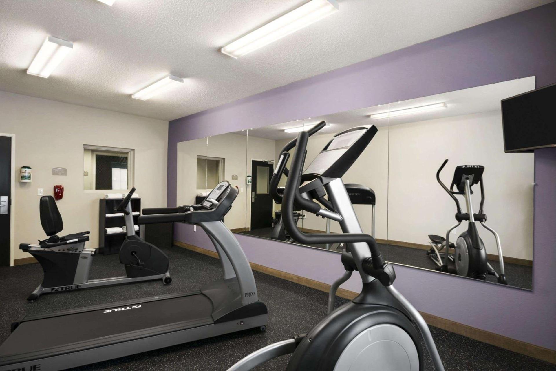 Microtel Inn & Suites by Wyndham photo 5