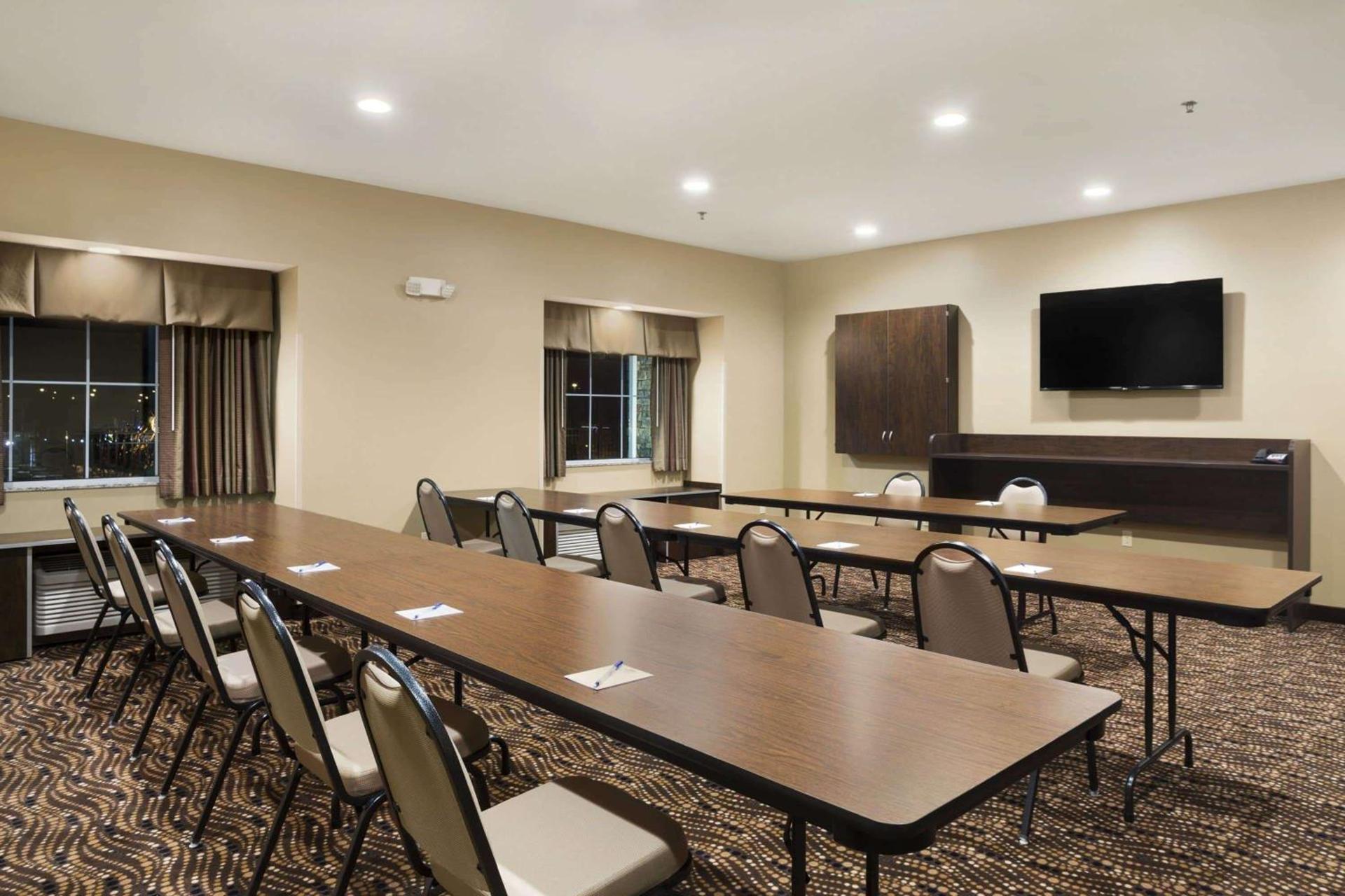 Microtel Inn & Suites by Wyndham Cambridge photo 23