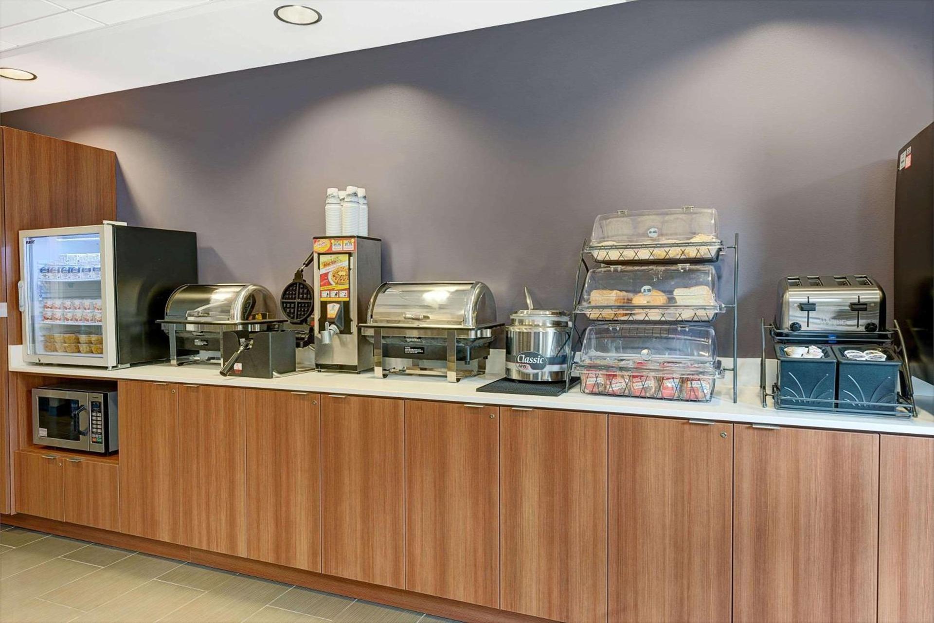 Microtel Inn & Suites by Wyndham Philadelphia Airport Ridley Park photo 8
