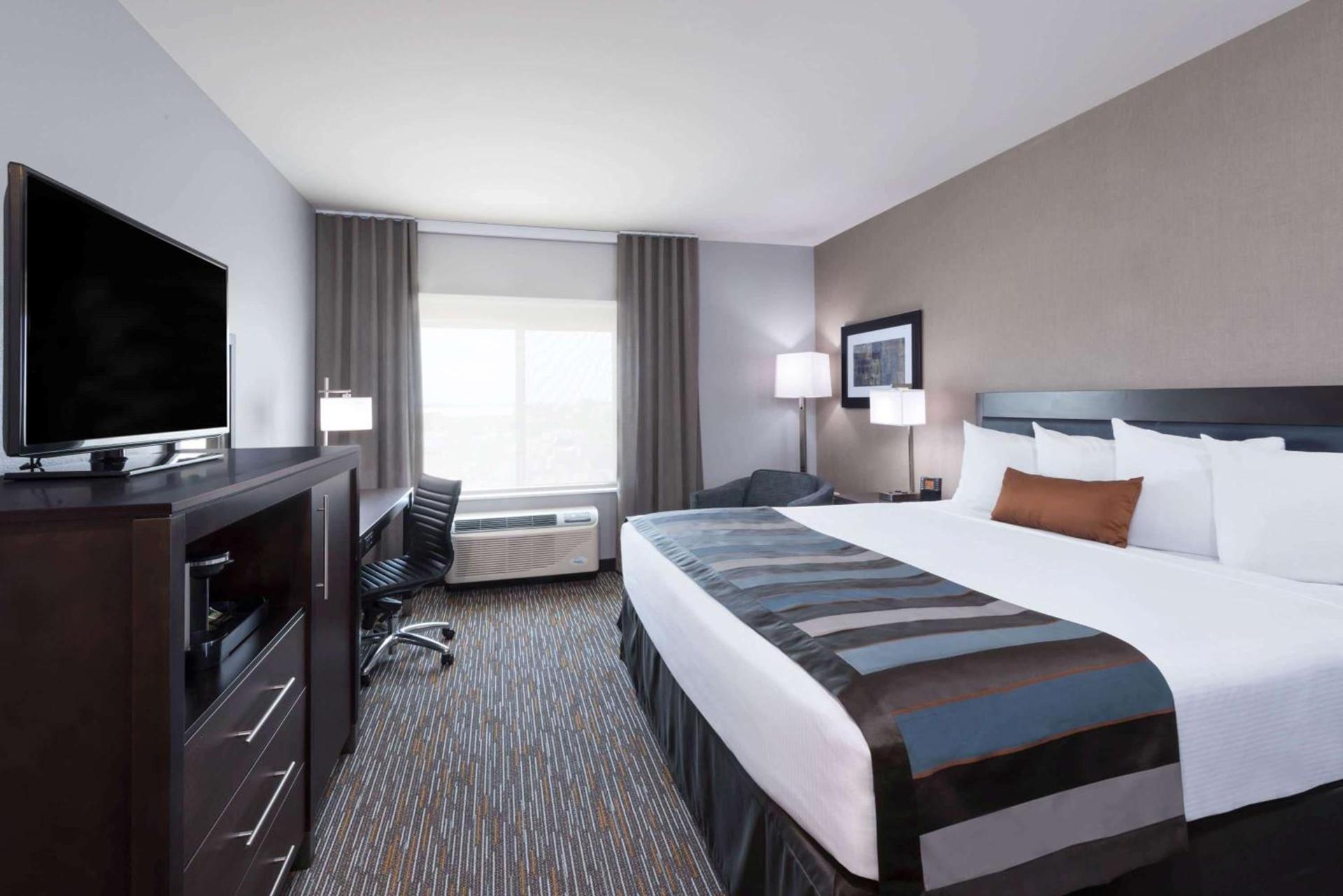 Wingate by Wyndham Sidney photo 6