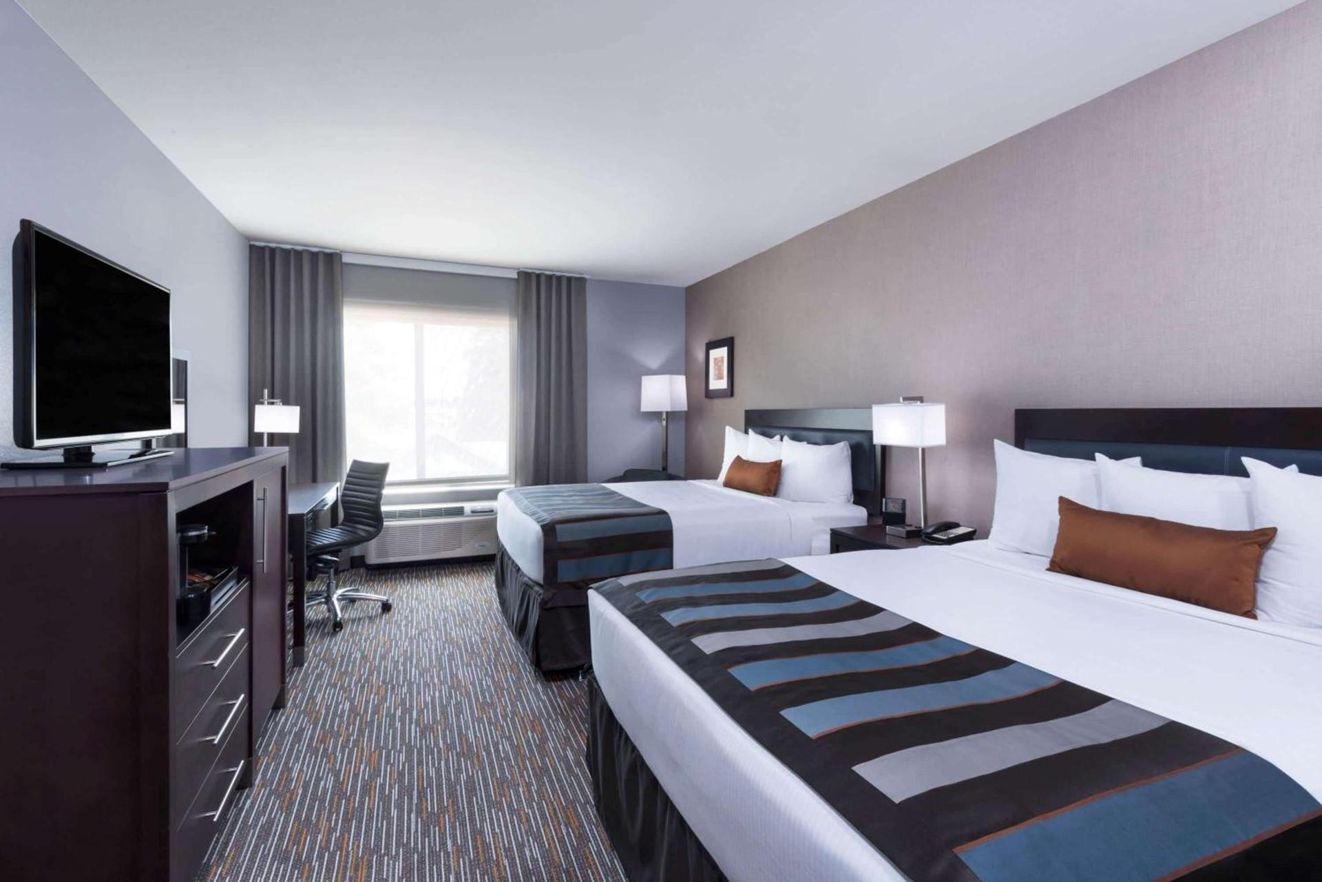 Wingate by Wyndham Sidney photo 12