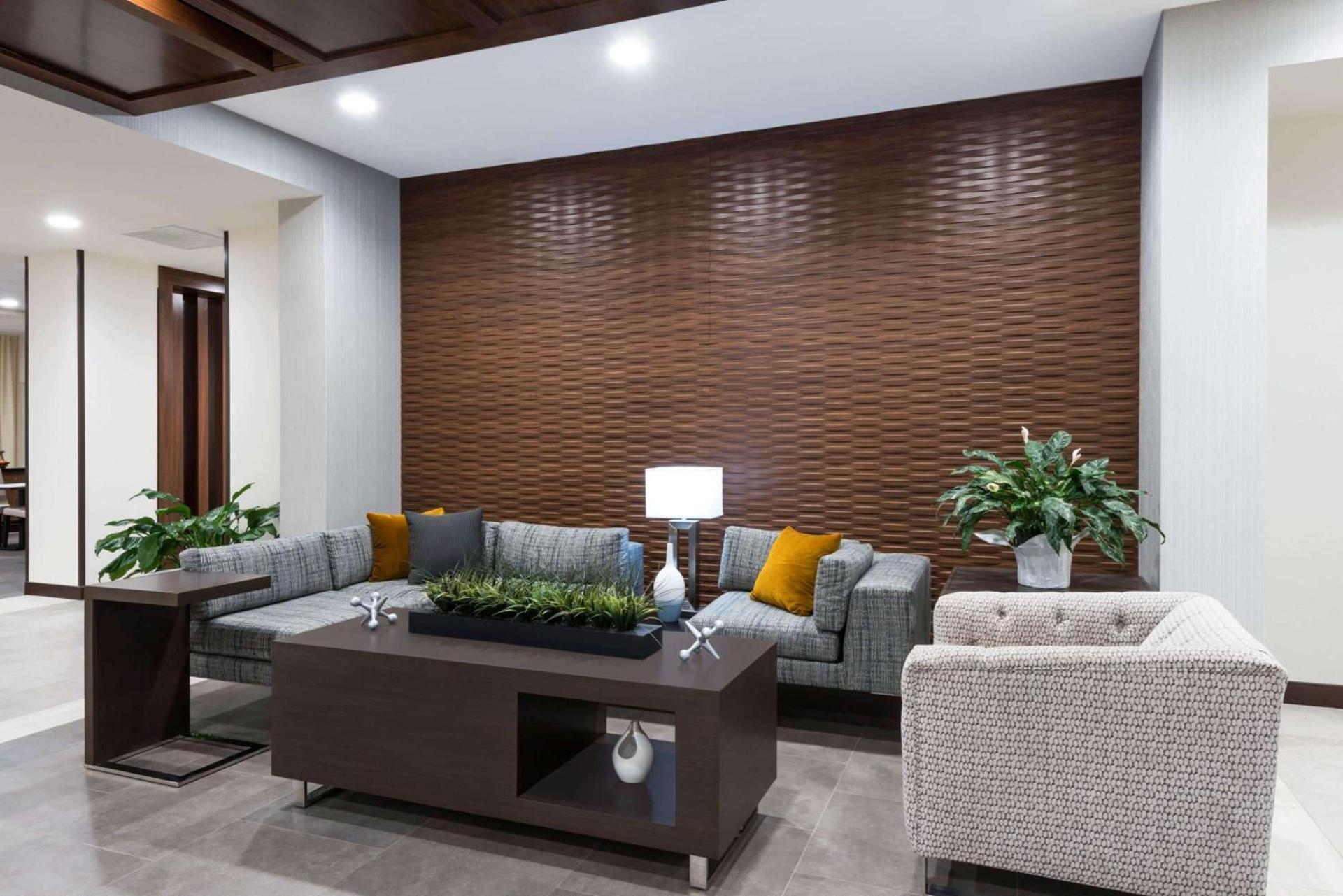 Wingate by Wyndham Sidney photo 2