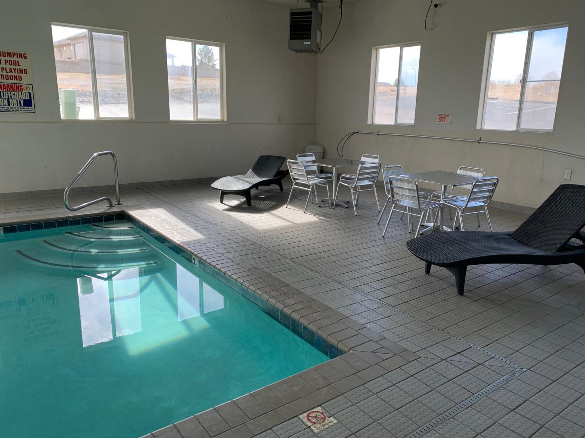 Super 8 by Wyndham Pueblo photo 43